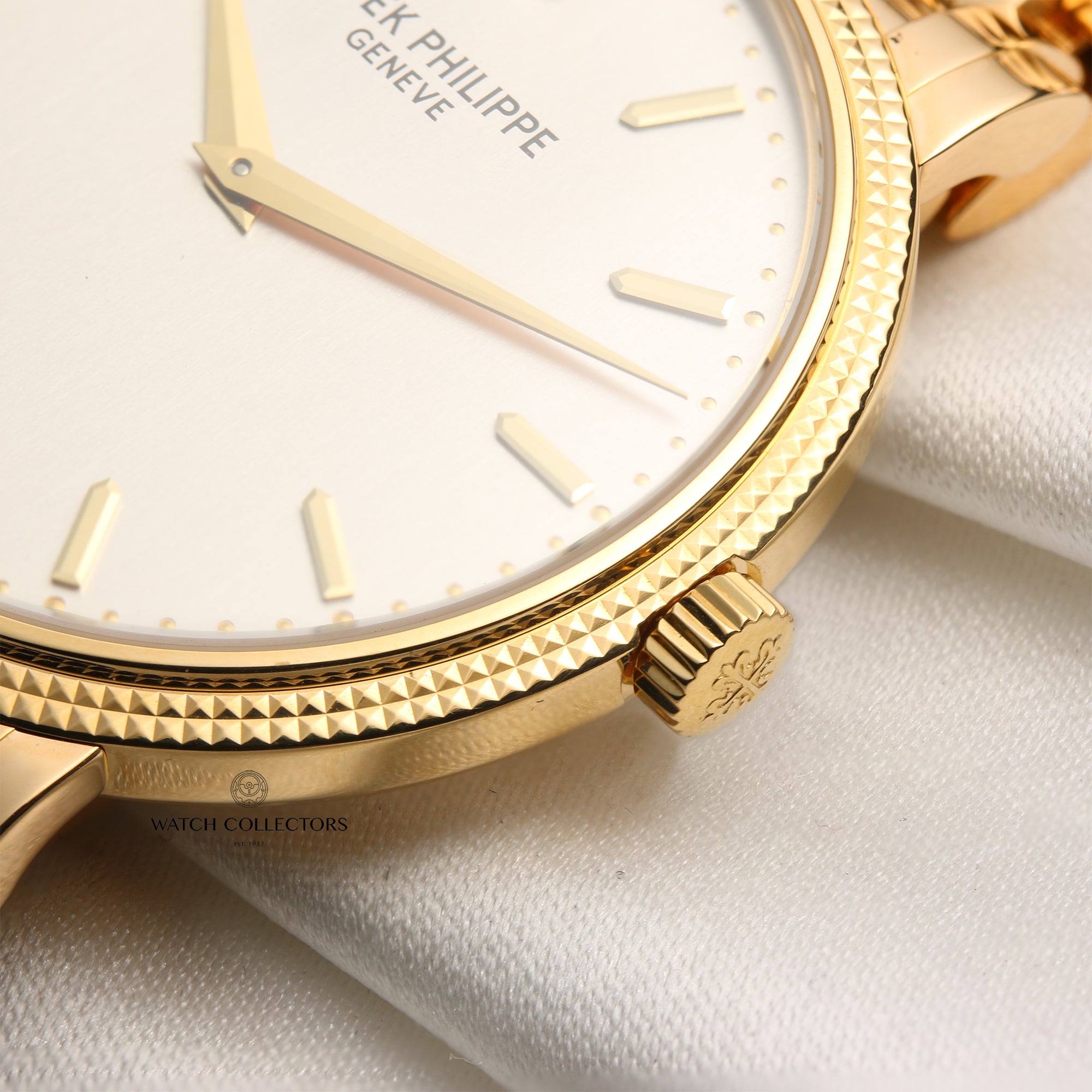 Patek Philippe Calatrava 5120J 18K Yellow Gold Second Hand Watch Collectors 5