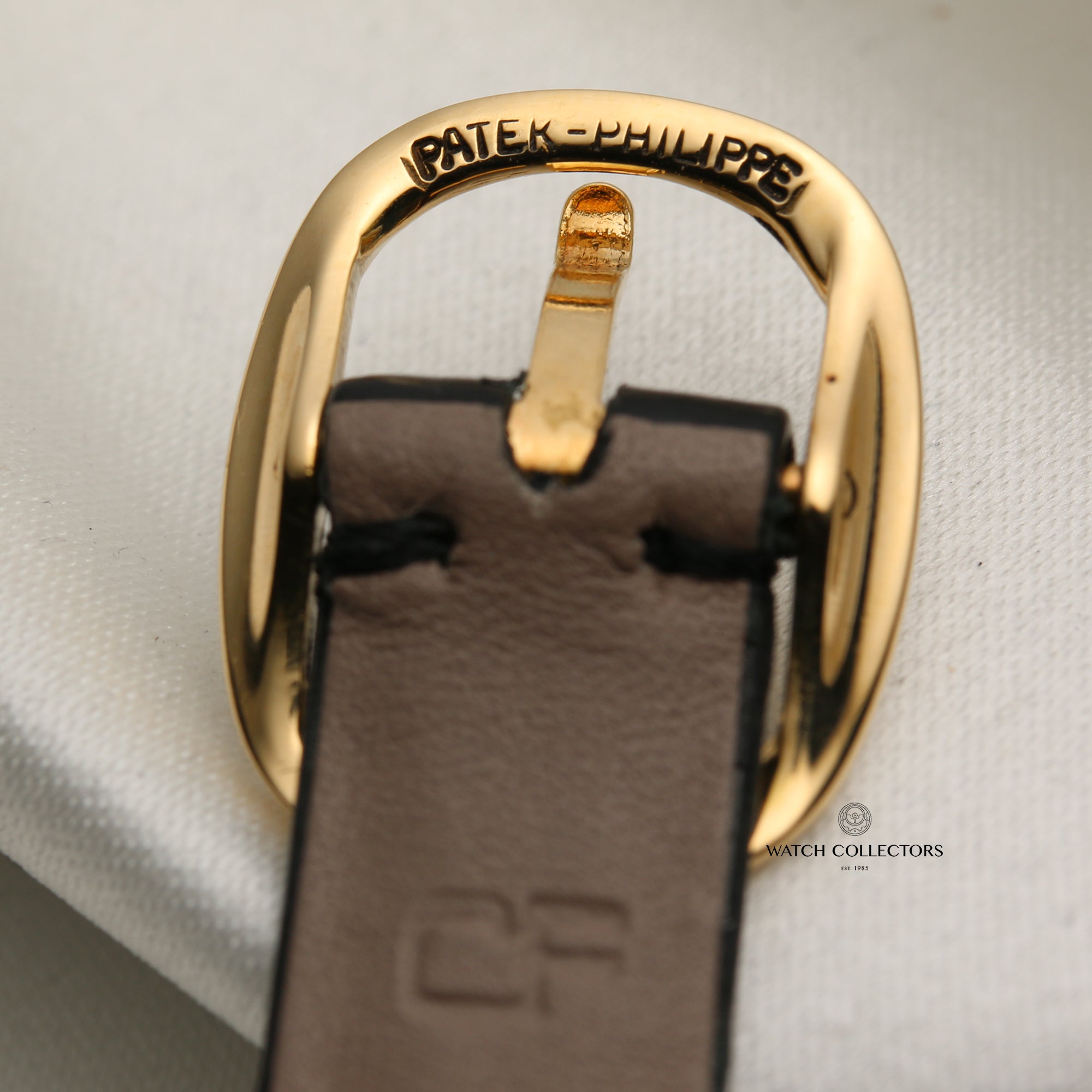 Patek Philippe Ellipse 18K Yellow Gold Diamonds Second Hand Watch Collectors 9