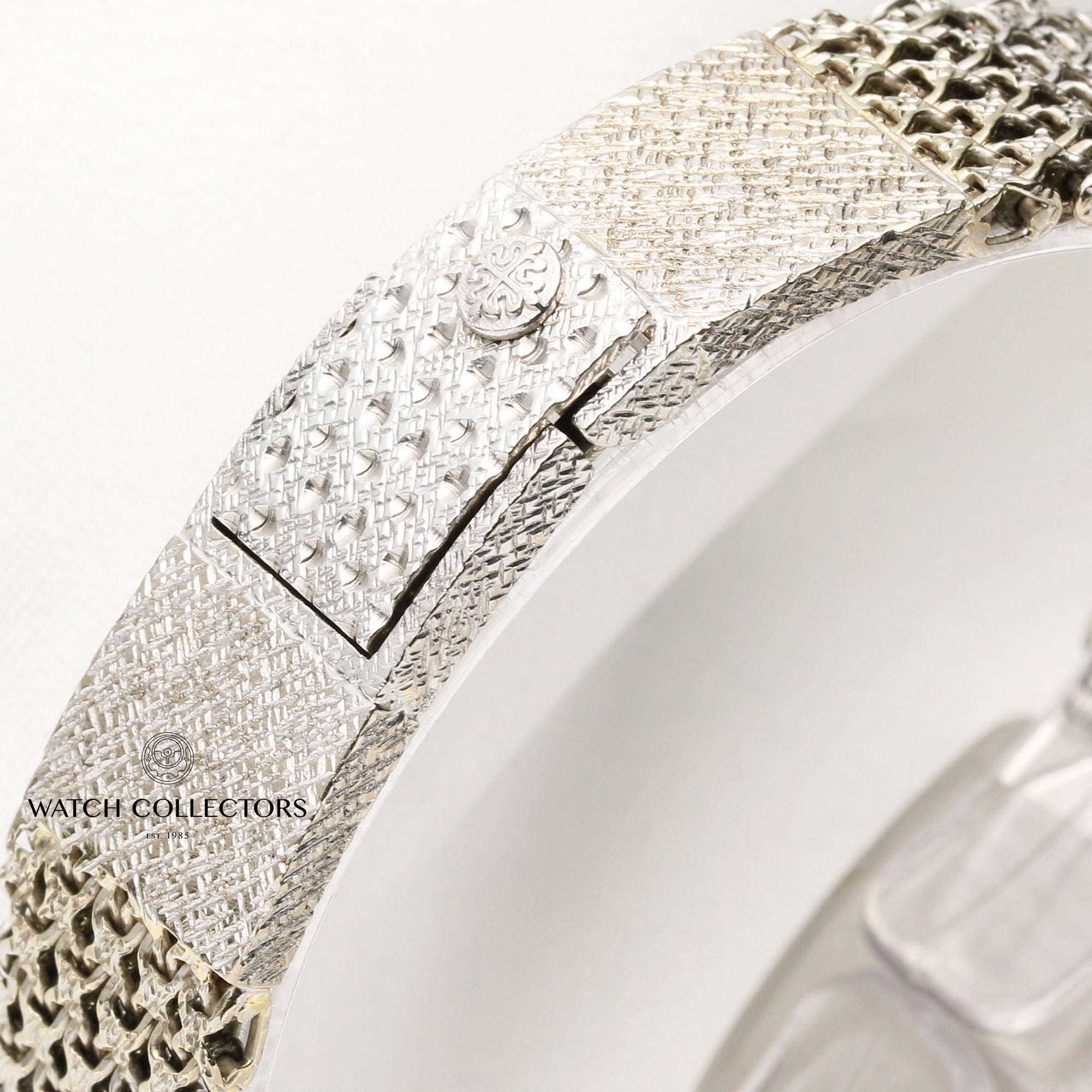 Patek-Philippe-Ellipse-18k-White-Gold-Diamond-Second-Hand-Watch-Collectors-6