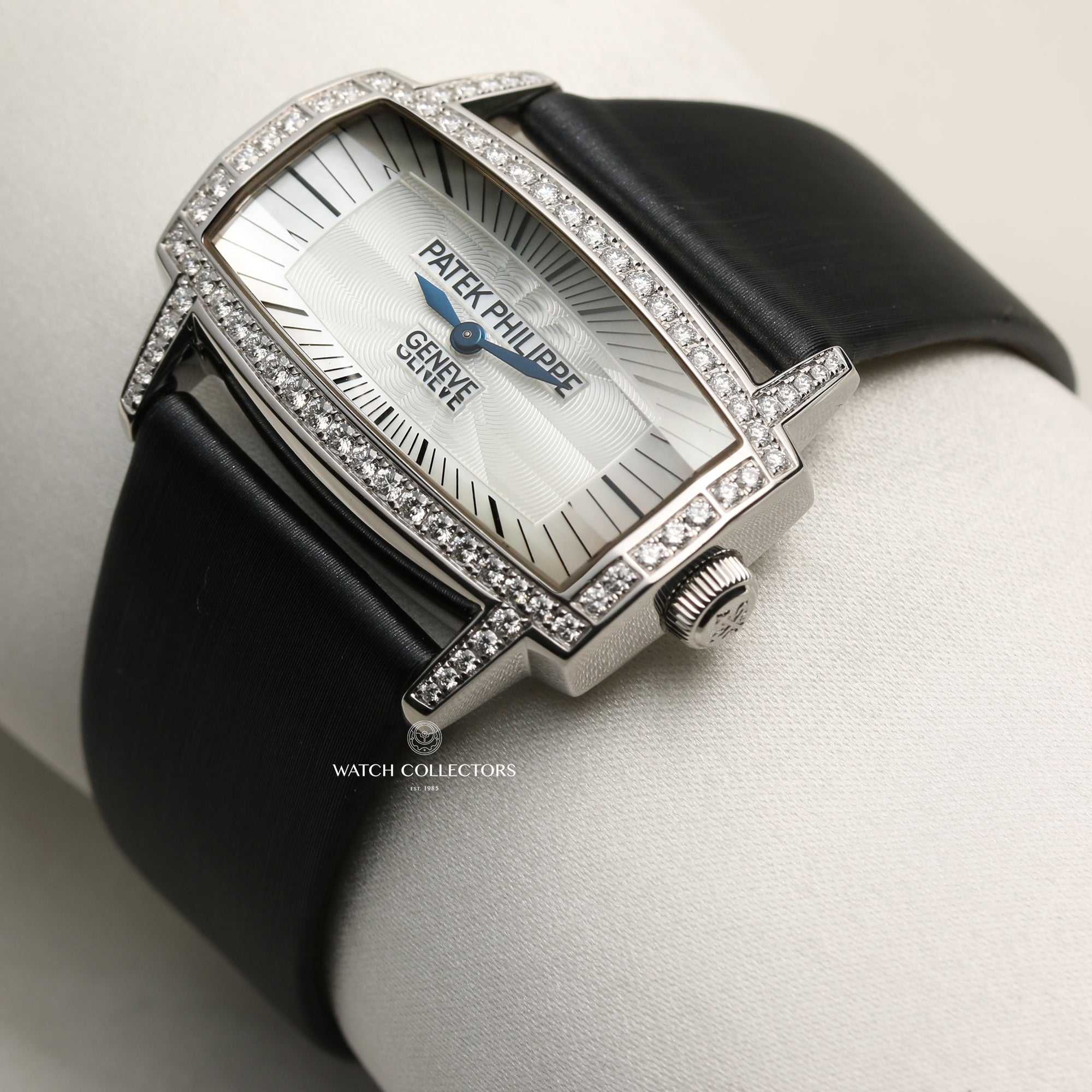 Patek Philippe Gemma 18K White Gold MOP Diamond Bezel Second Hand Watch Collectors 3