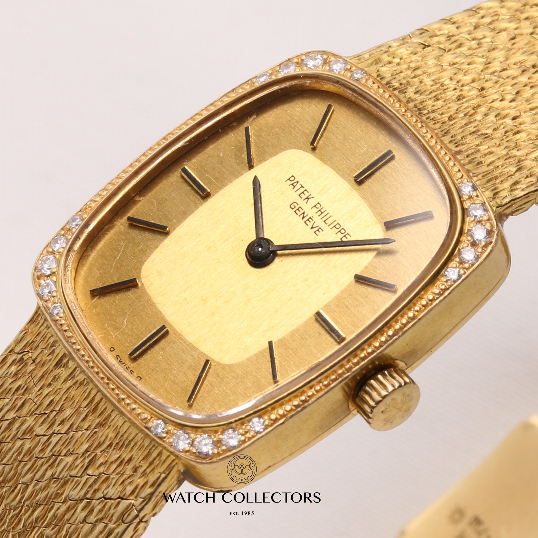 Patek-Philippe-Lady-18K-Yellow-Gold-Diamond-Bezel-Second-Hand-Watch-Collectors-4