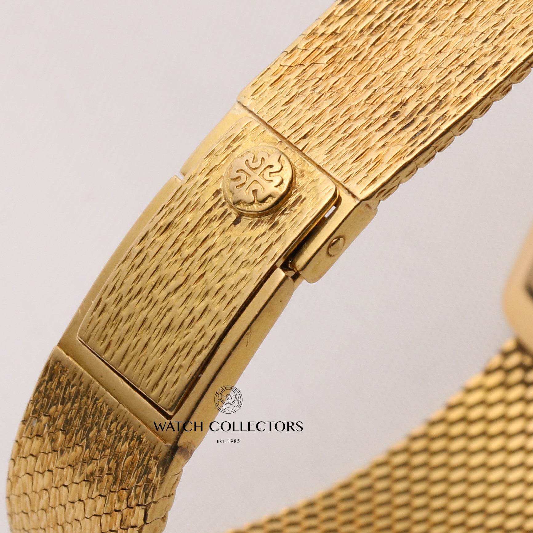 Patek-Philippe-Lady-18K-Yellow-Gold-Diamond-Bezel-Second-Hand-Watch-Collectors-6