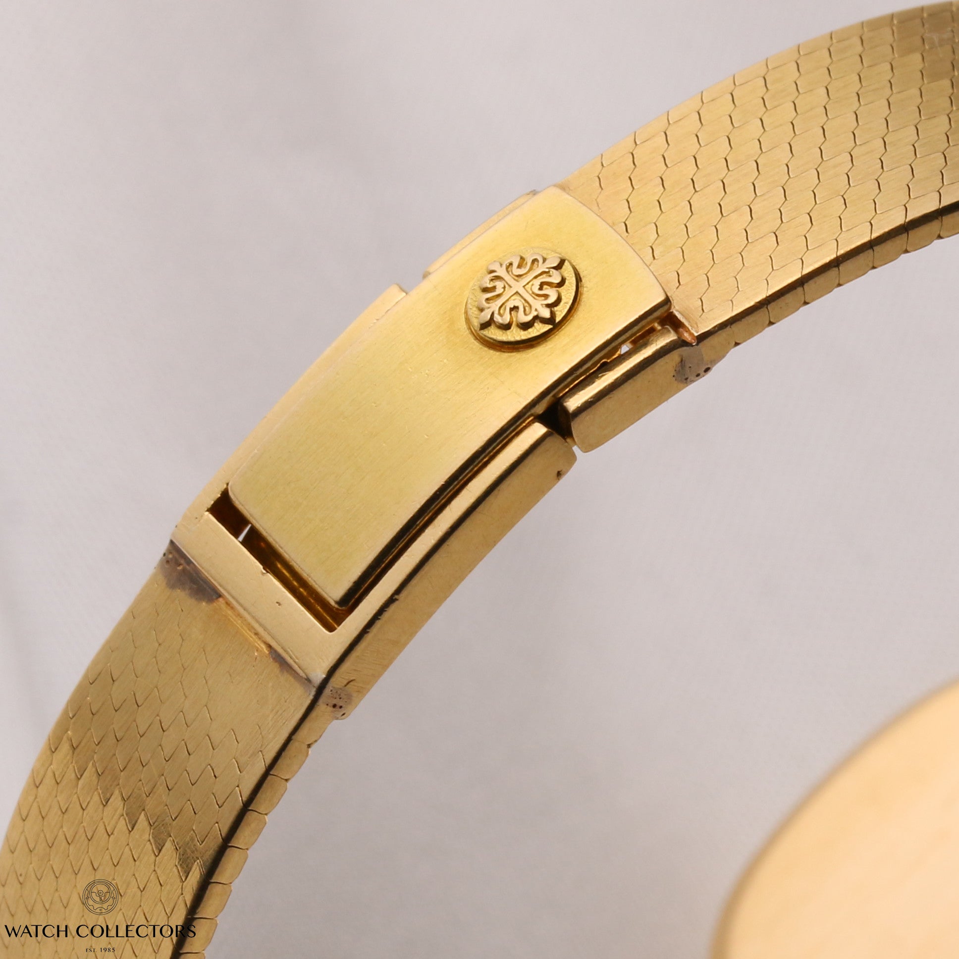 Patek-Philippe-Lady-4134-18K-Yellow-Gold-Diamond-Bezel-Second-Hand-Watch-Collectors-6