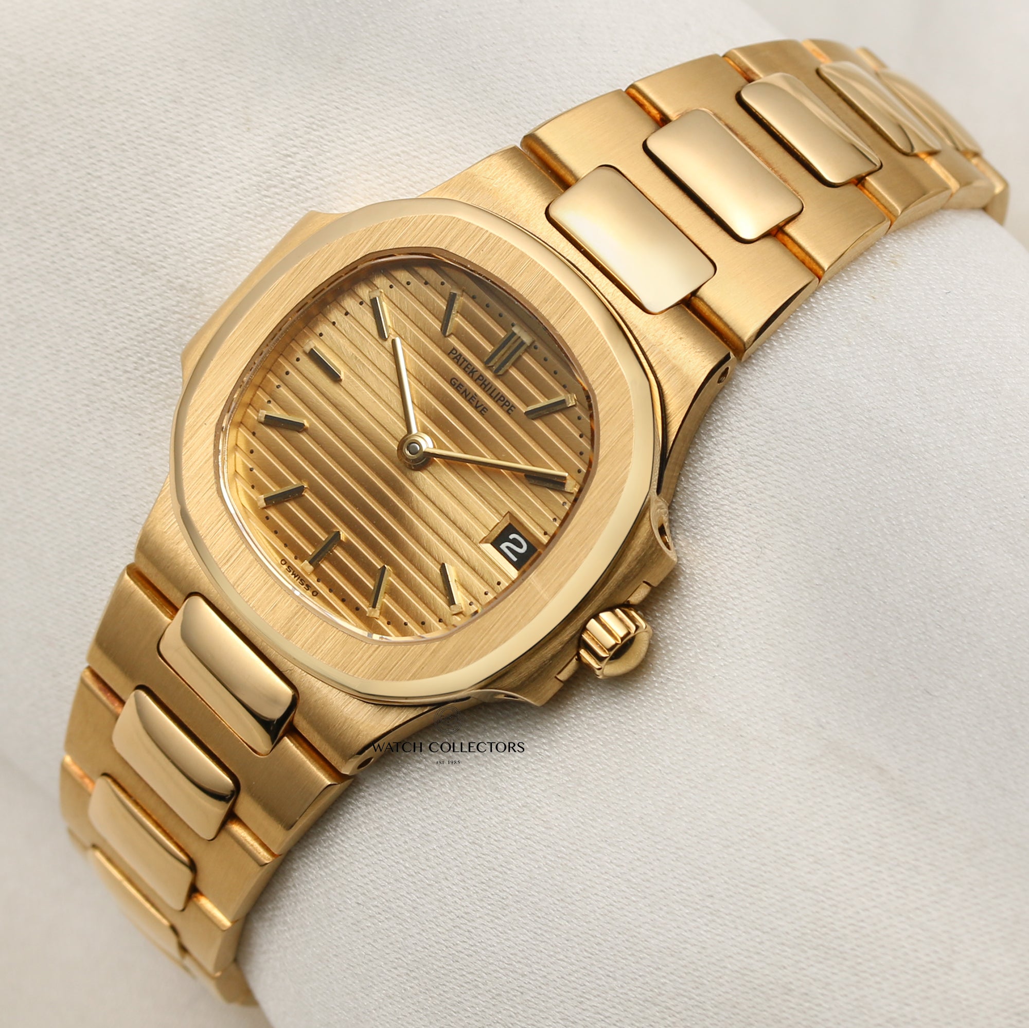 Patek Philippe Lady Nautilus 18K Yellow Gold Second Hand Watch Collectors 3