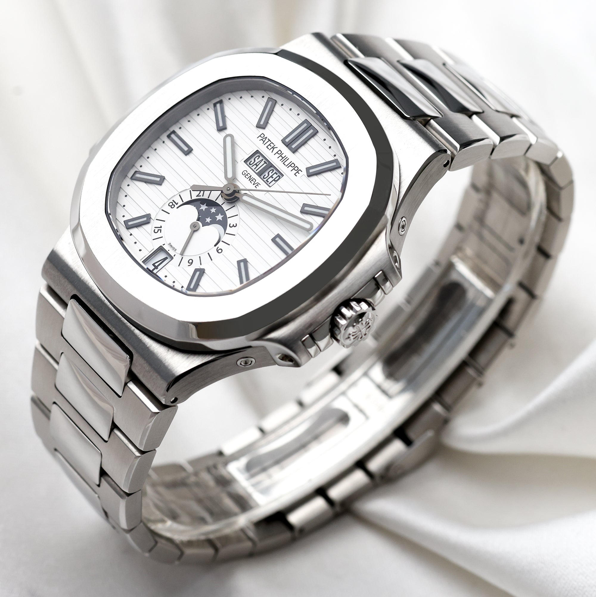 Patek Philippe Nautilus Annual Calendar 5726 Stainless Steel Second Hand Watch Collectors 3