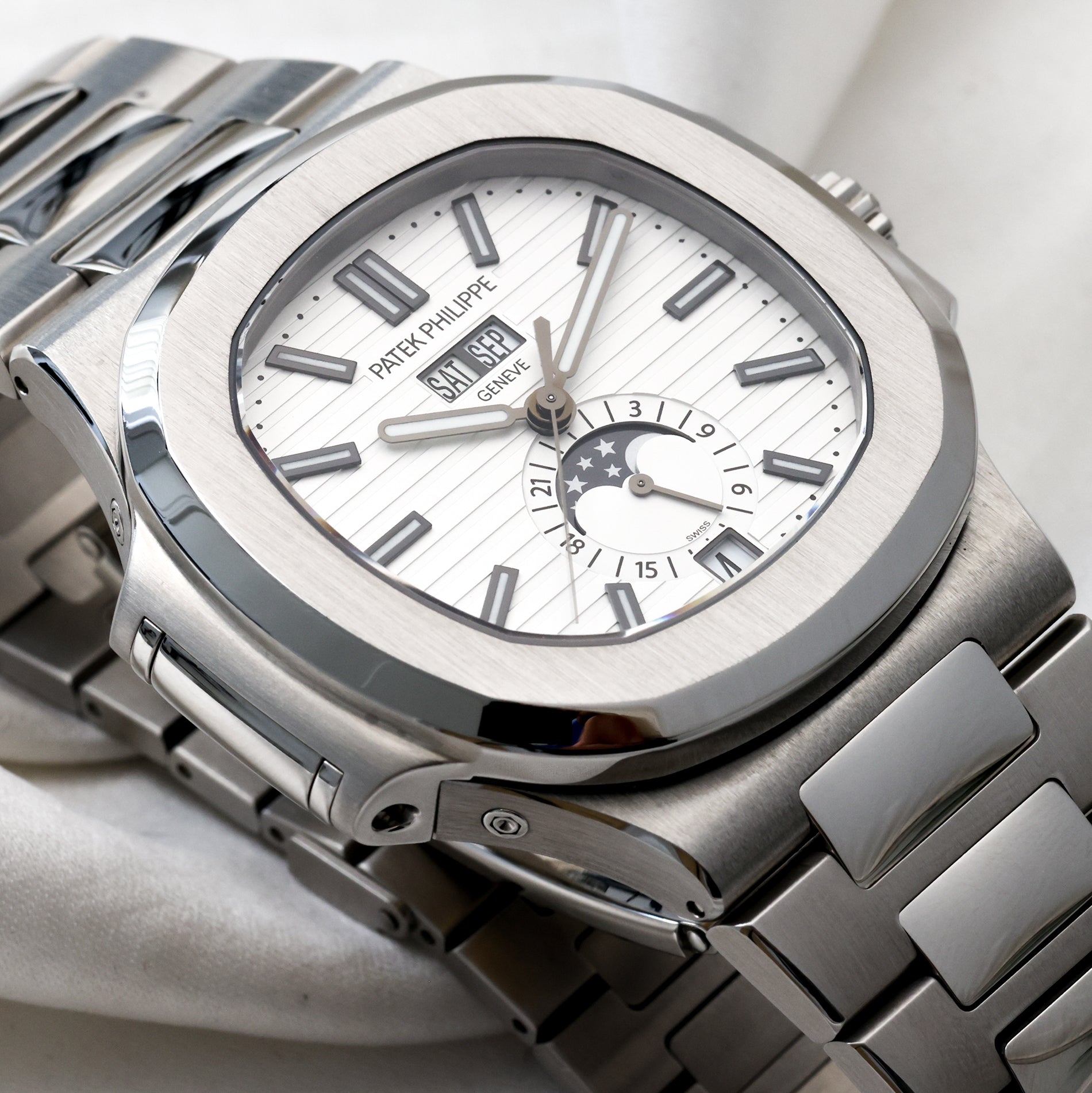 Patek Philippe Nautilus Annual Calendar 5726 Stainless Steel Second Hand Watch Collectors 5