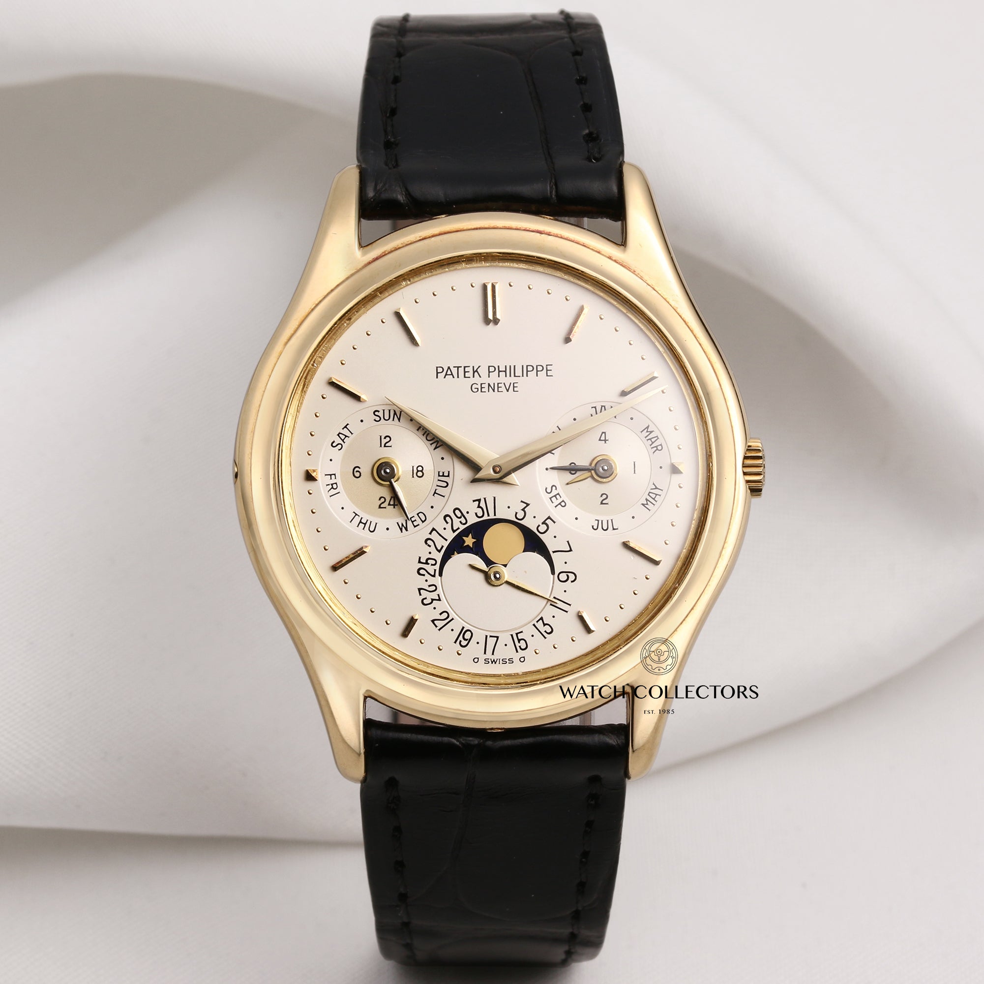 Patek-Philippe-Perpetual-Calendar-3940-18K-Yellow-Gold-Second-Hand-Watch-Collectors-1