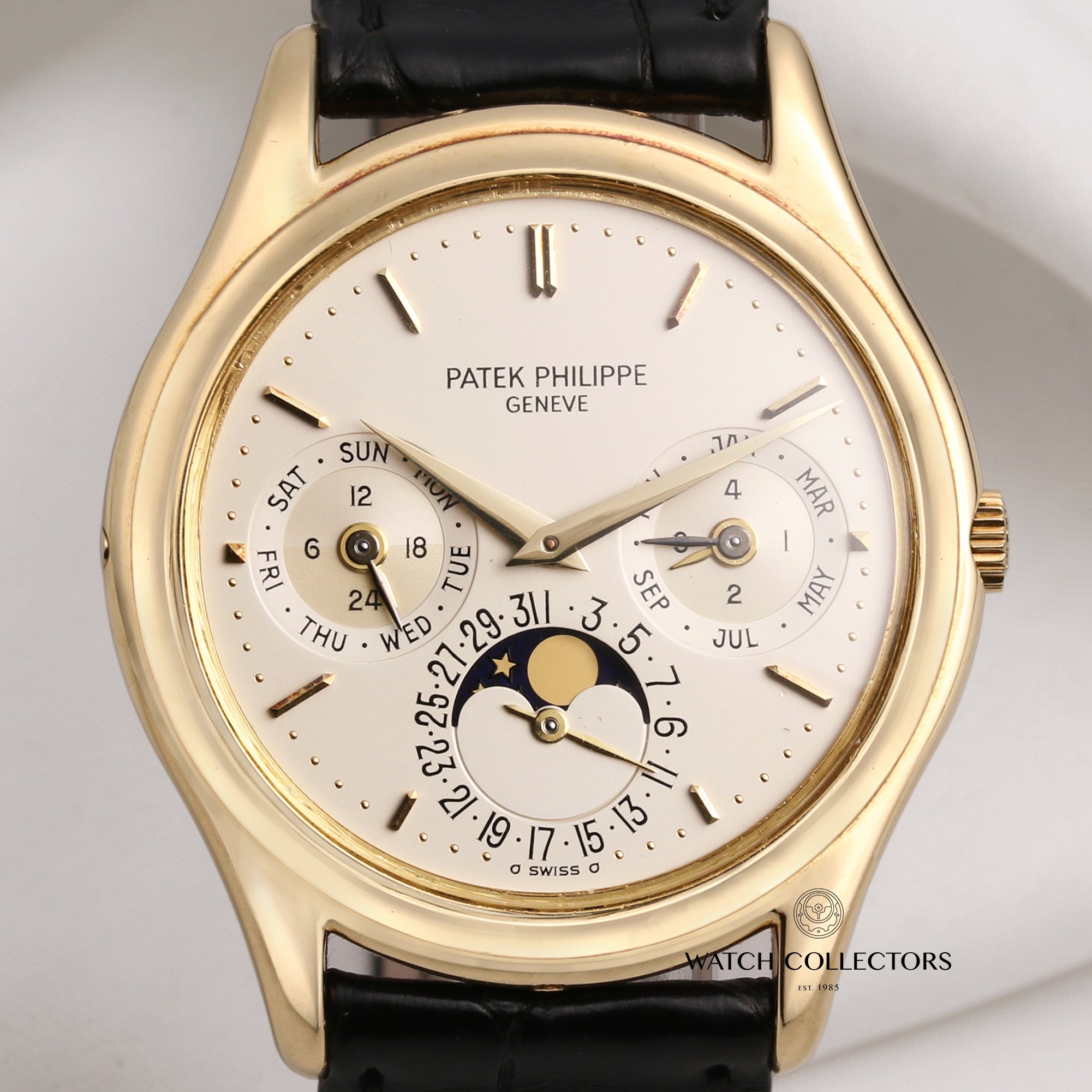 Patek-Philippe-Perpetual-Calendar-3940-18K-Yellow-Gold-Second-Hand-Watch-Collectors-2