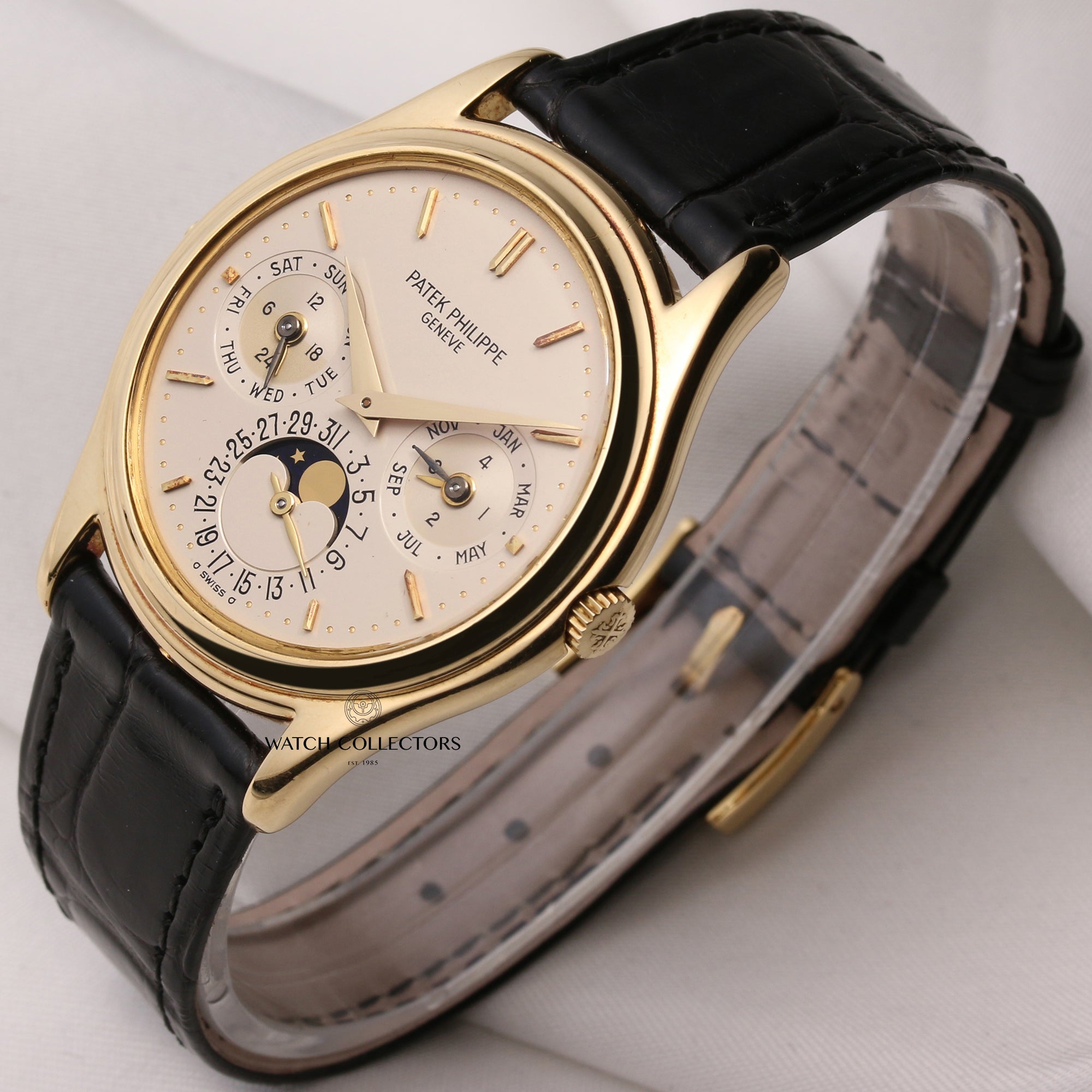 Patek-Philippe-Perpetual-Calendar-3940-18K-Yellow-Gold-Second-Hand-Watch-Collectors-3