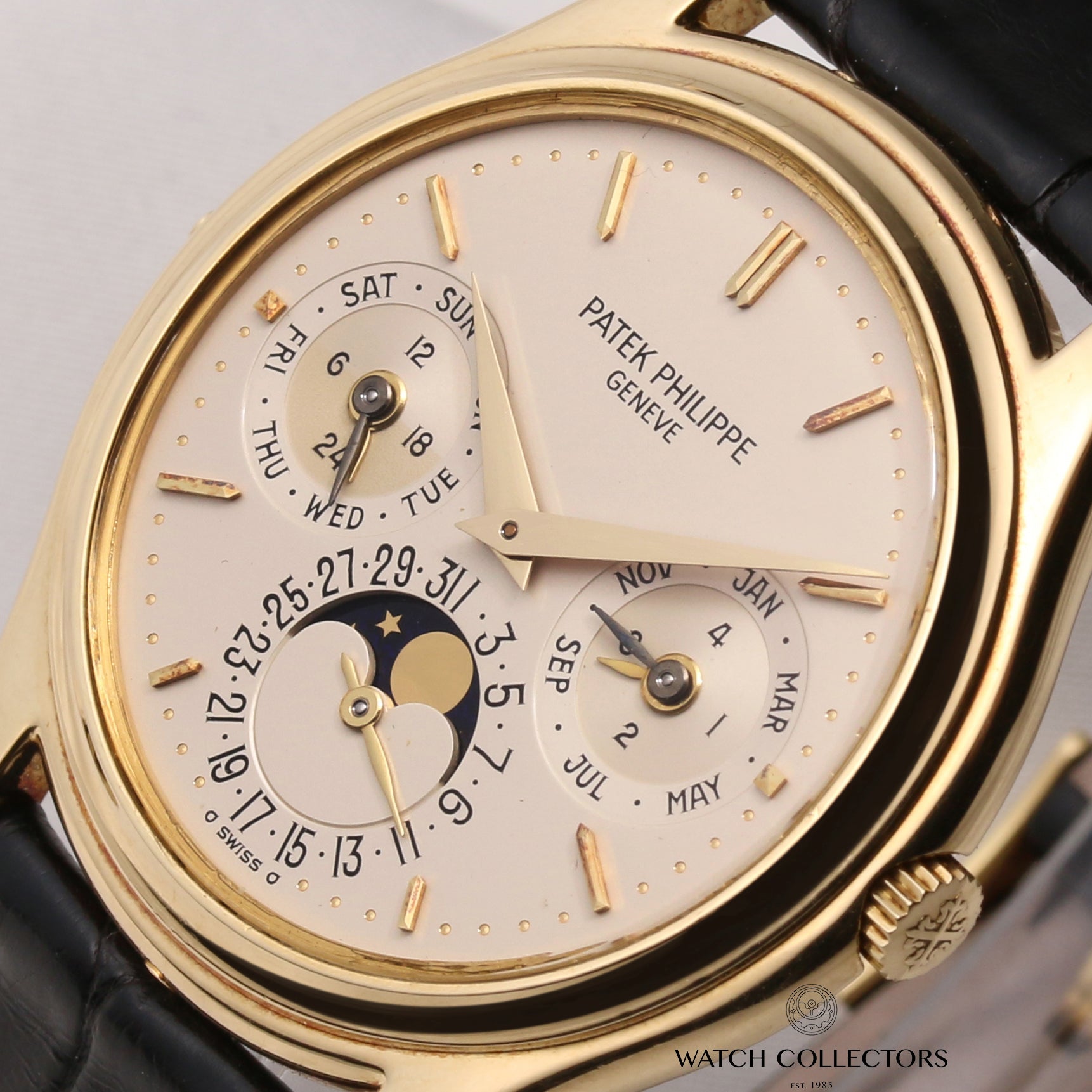 Patek-Philippe-Perpetual-Calendar-3940-18K-Yellow-Gold-Second-Hand-Watch-Collectors-4