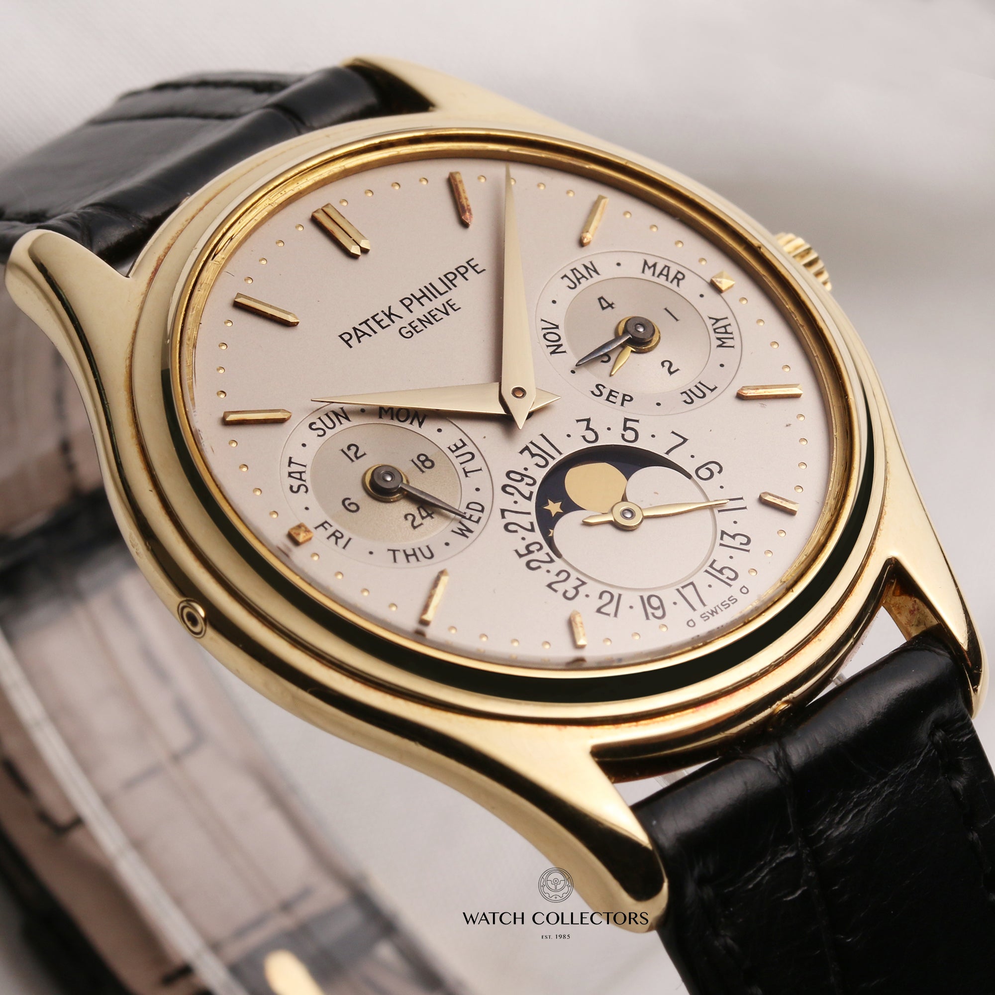 Patek-Philippe-Perpetual-Calendar-3940-18K-Yellow-Gold-Second-Hand-Watch-Collectors-5