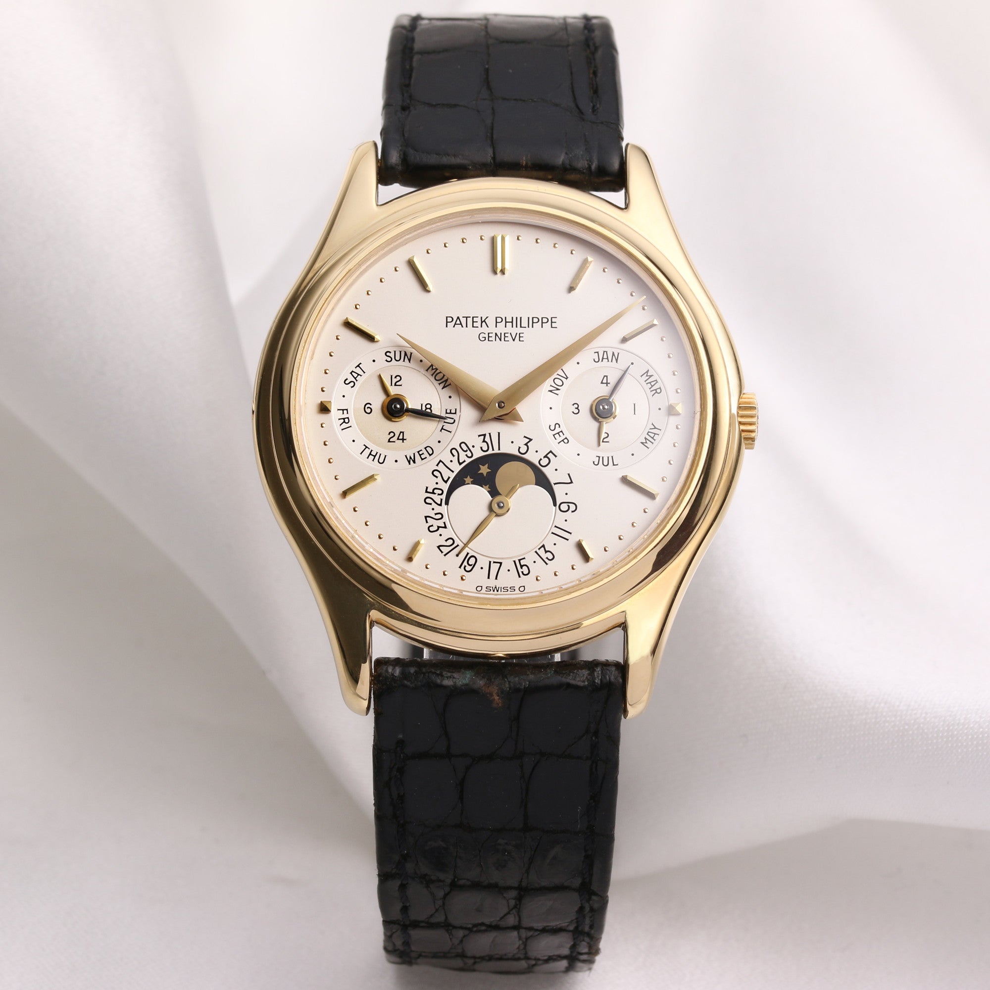 Patek Philippe Perpetual Calendar 3940J 18K Yellow Gold Second Hand Watch Collectors 1