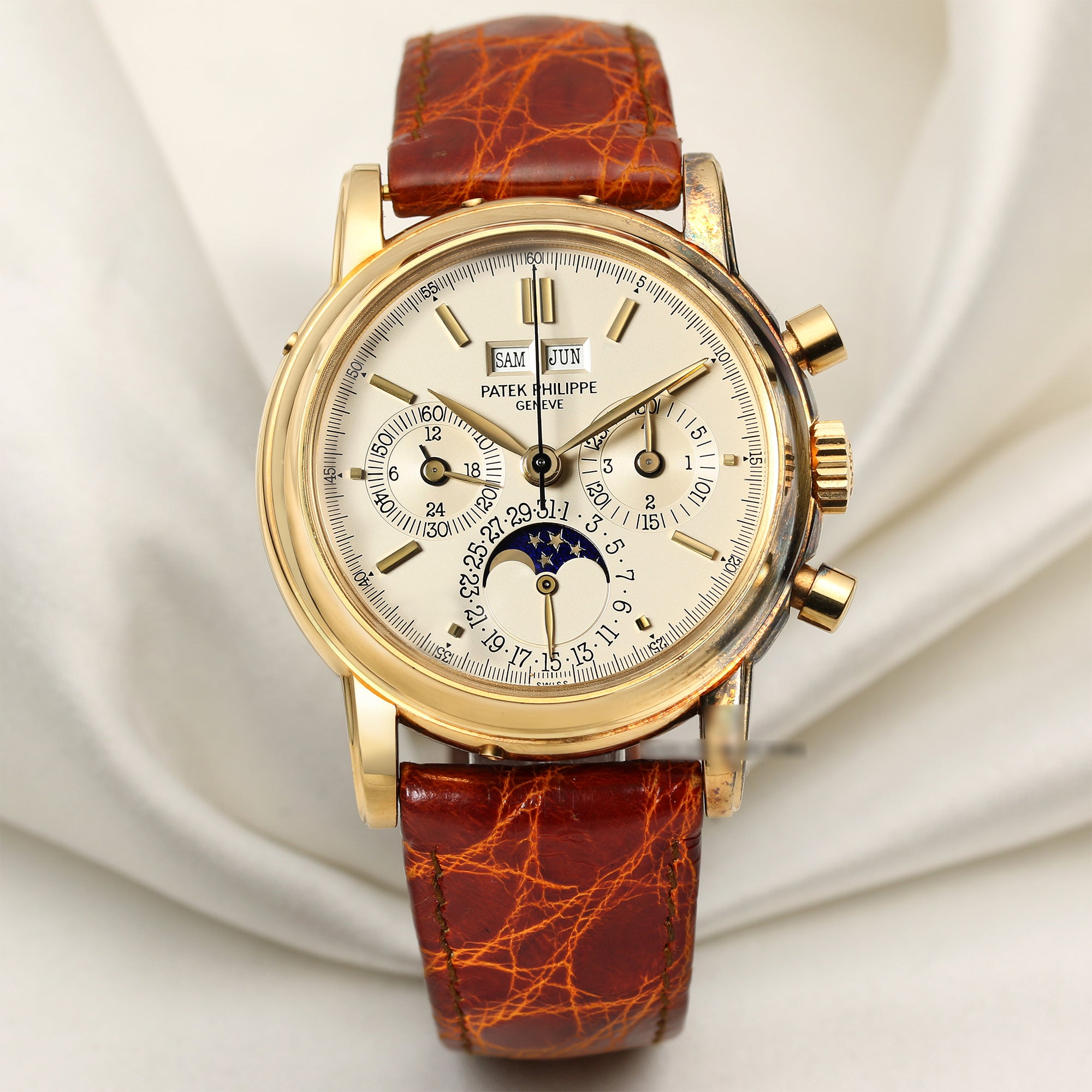 Patek-Philippe-Perpetual-Calendar-3971-18K-Yellow-Gold-Second-Hand-Watch-Collectors-1