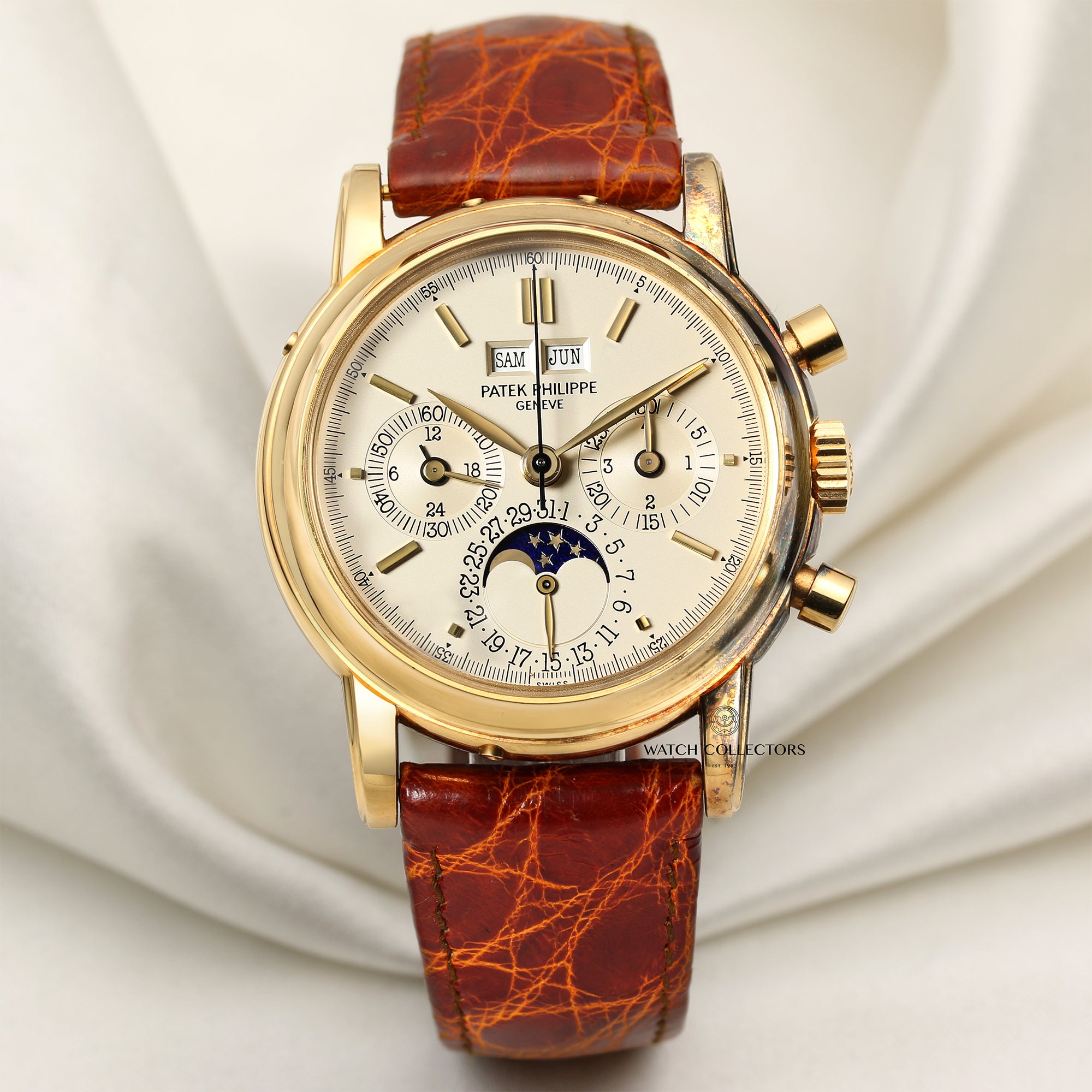 Patek Philippe Perpetual Calendar 3971 18K Yellow Gold Second Hand Watch Collectors 1