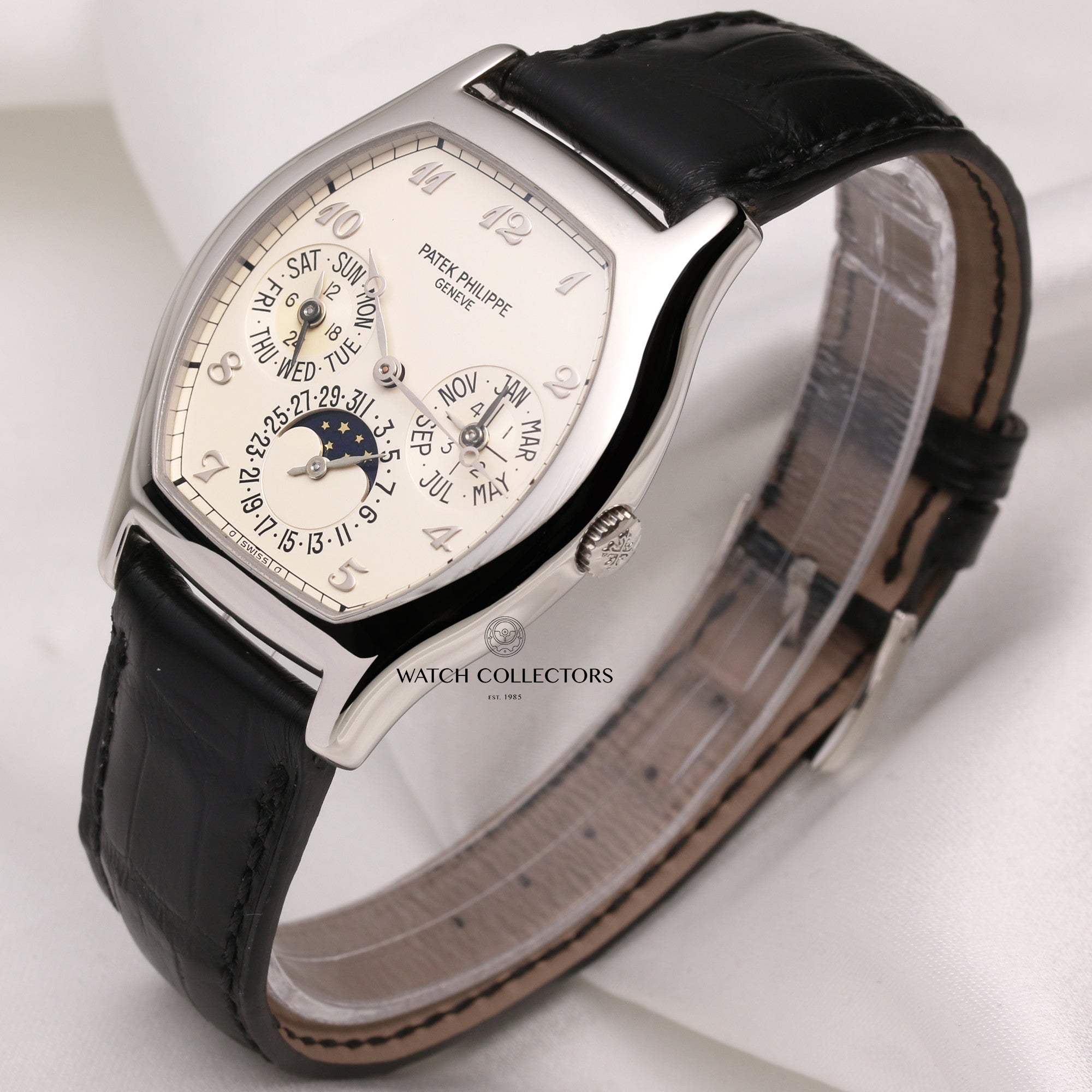 Patek-Philippe-Perpetual-Calendar-5040P-Platinum-Second-Hand-Watch-Collectors-3