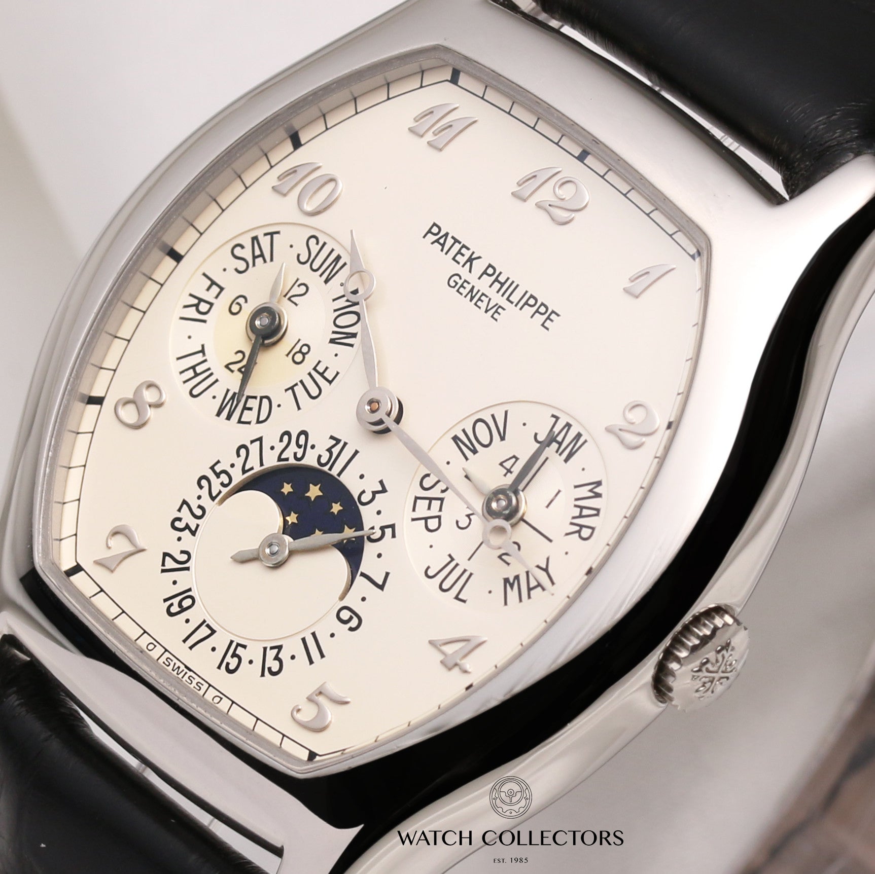 Patek-Philippe-Perpetual-Calendar-5040P-Platinum-Second-Hand-Watch-Collectors-4