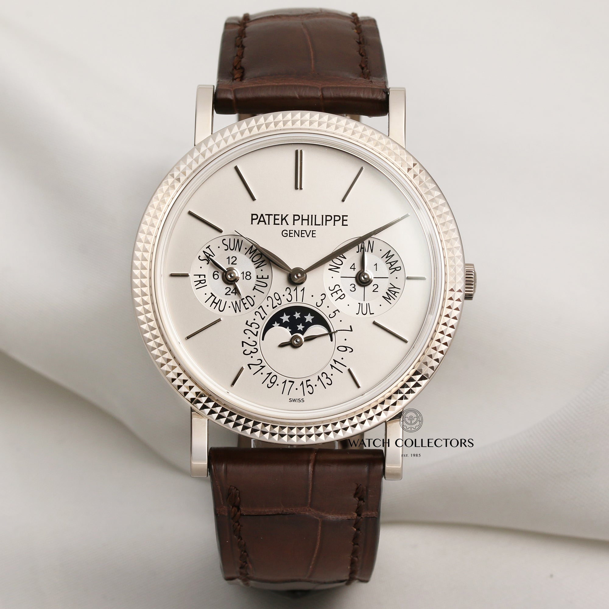 Patek-Philippe-Perpetual-Calendar-5139G-001-18K-White-Gold-Second-Hand-Watch-Collectors-1