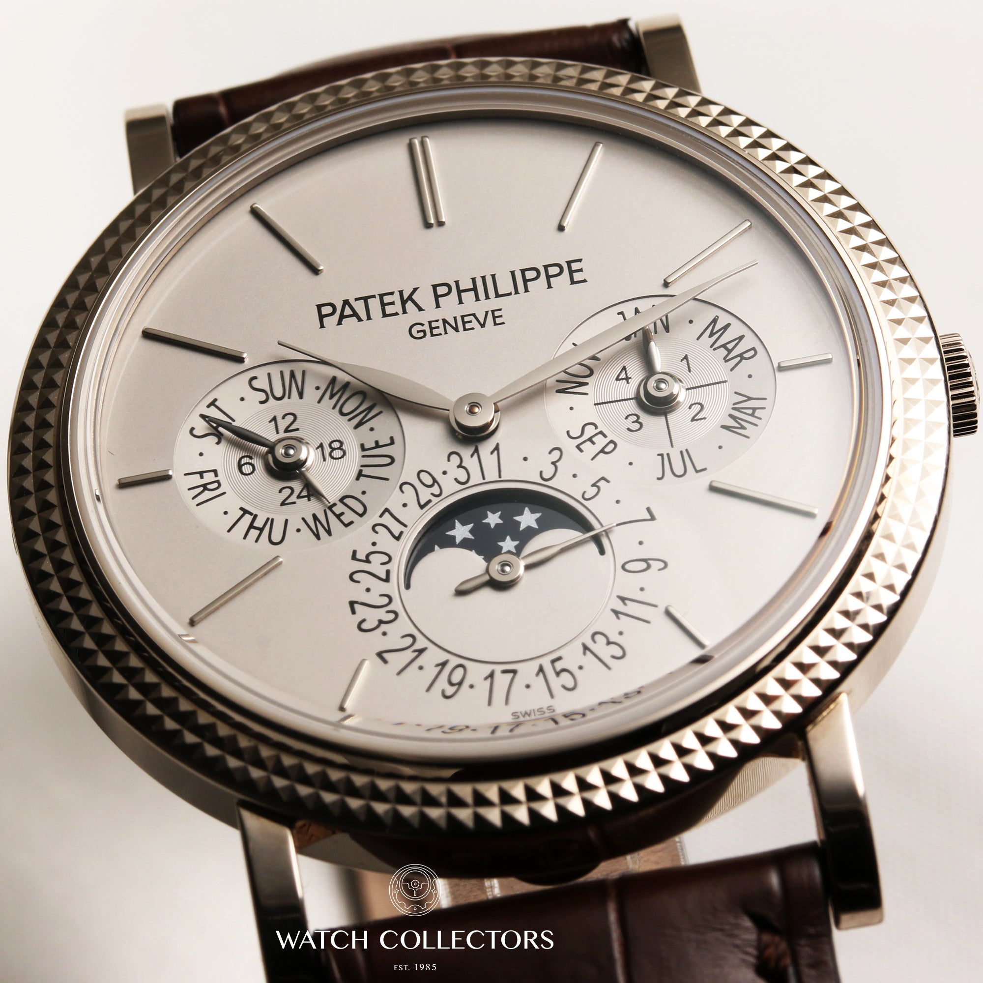Patek-Philippe-Perpetual-Calendar-5139G-001-18K-White-Gold-Second-Hand-Watch-Collectors-4-1