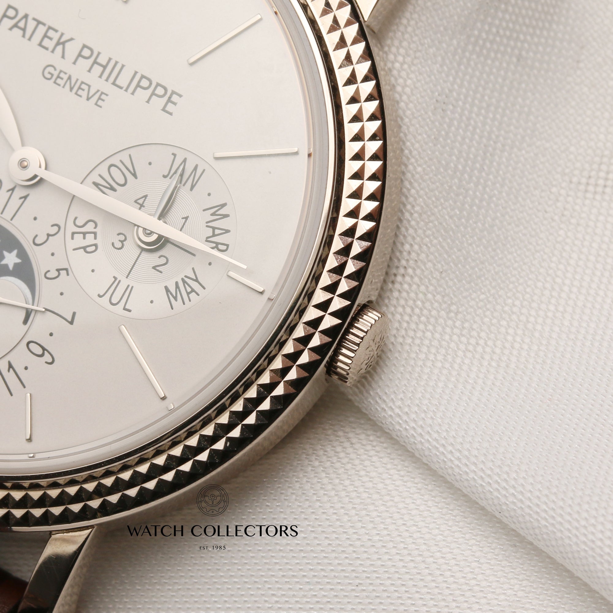 Patek-Philippe-Perpetual-Calendar-5139G-001-18K-White-Gold-Second-Hand-Watch-Collectors-5