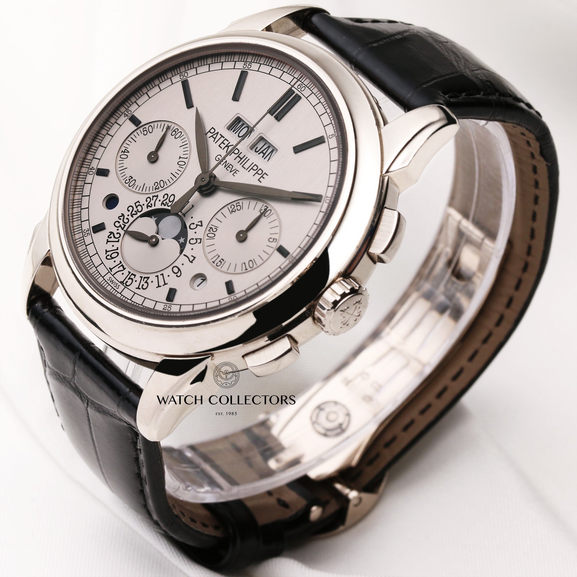 Patek-Philippe-Perpetual-Calendar-5270G-Silver-Dial-18K-White-Gold-Second-Hand-Watch-Collectors-4