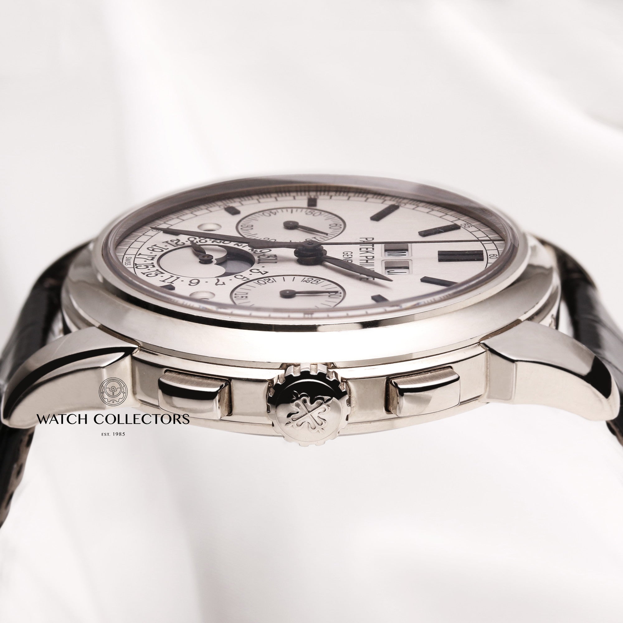 Patek-Philippe-Perpetual-Calendar-5270G-Silver-Dial-18K-White-Gold-Second-Hand-Watch-Collectors-7
