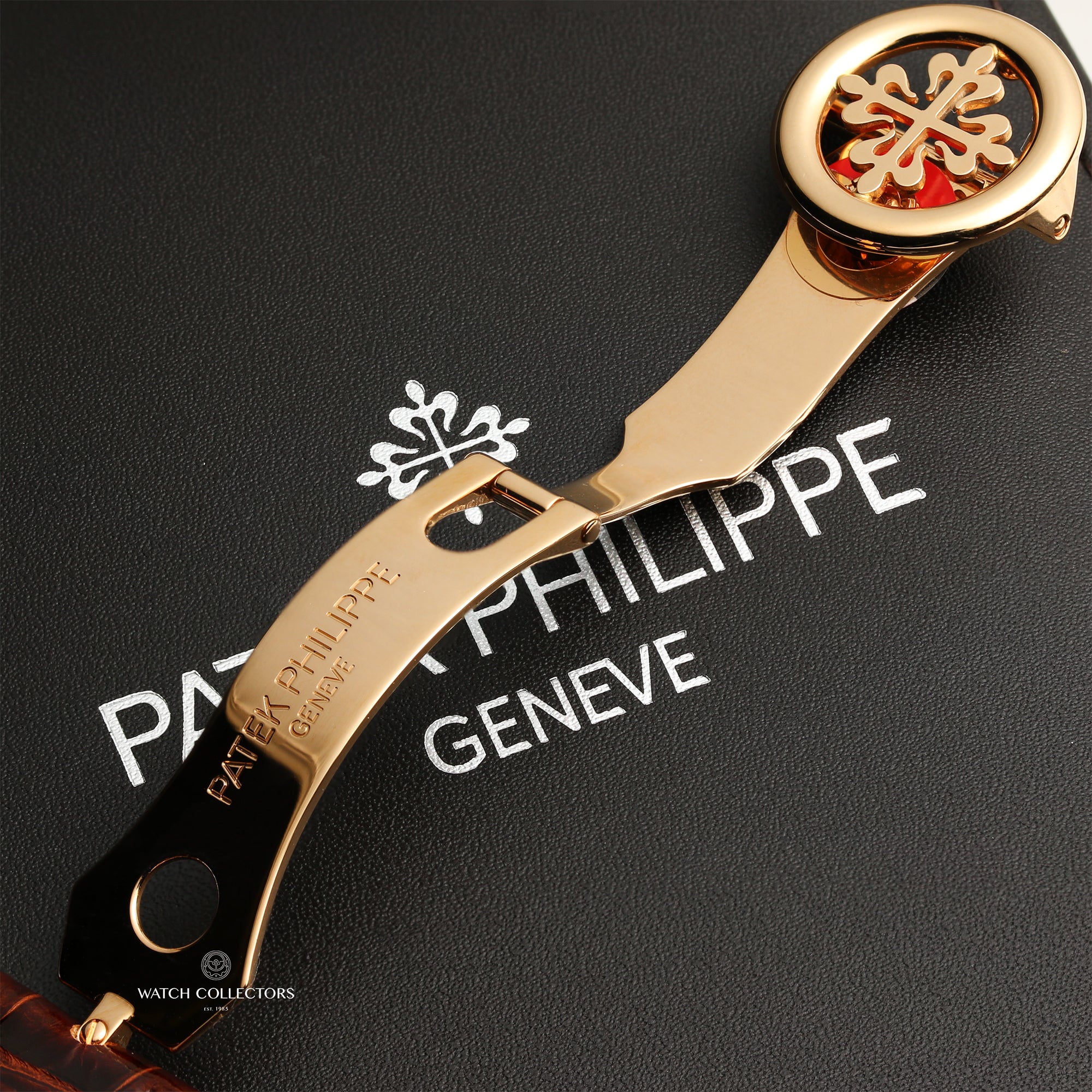 Patek Philippe World Time 5230R-001 18K Rose Gold Second Hand Watch Collectors 10
