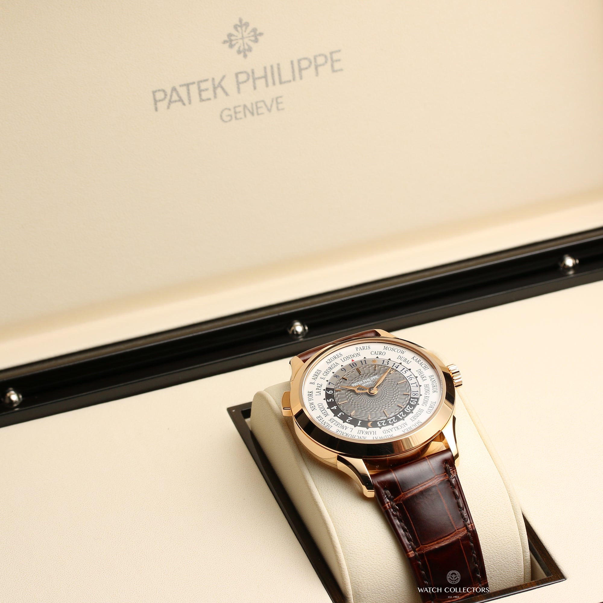 Patek Philippe World Time 5230R-001 18K Rose Gold Second Hand Watch Collectors 12