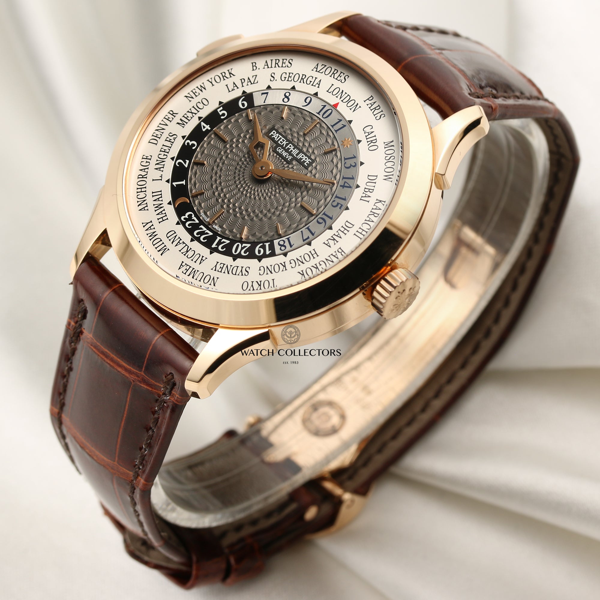 Patek Philippe World Time 5230R-001 18K Rose Gold Second Hand Watch Collectors 3