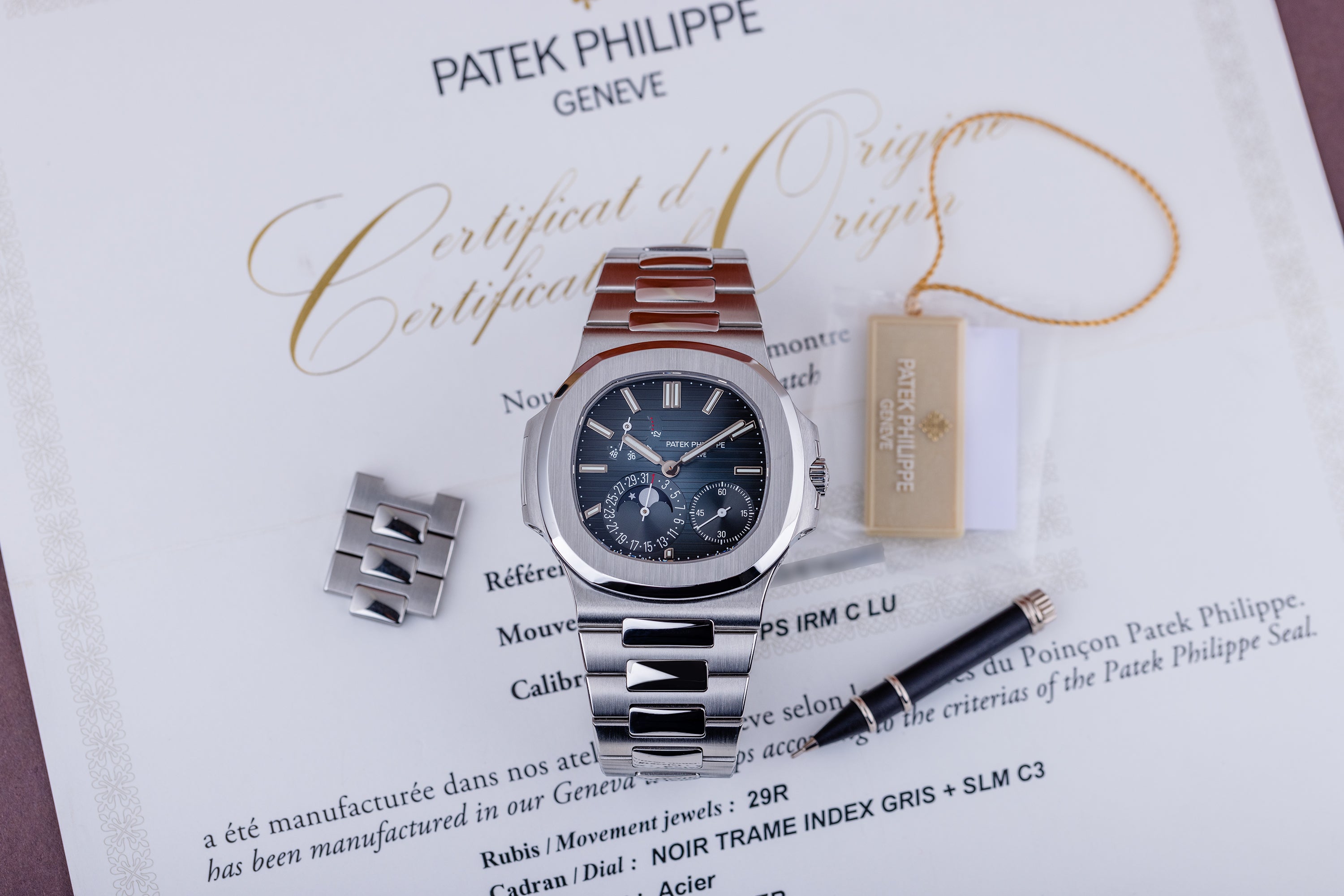 Patek Philippe Nautilus | REF. 5712/1A-001 | Blue Dial | Box & Papers | 2016 | Stainless Steel