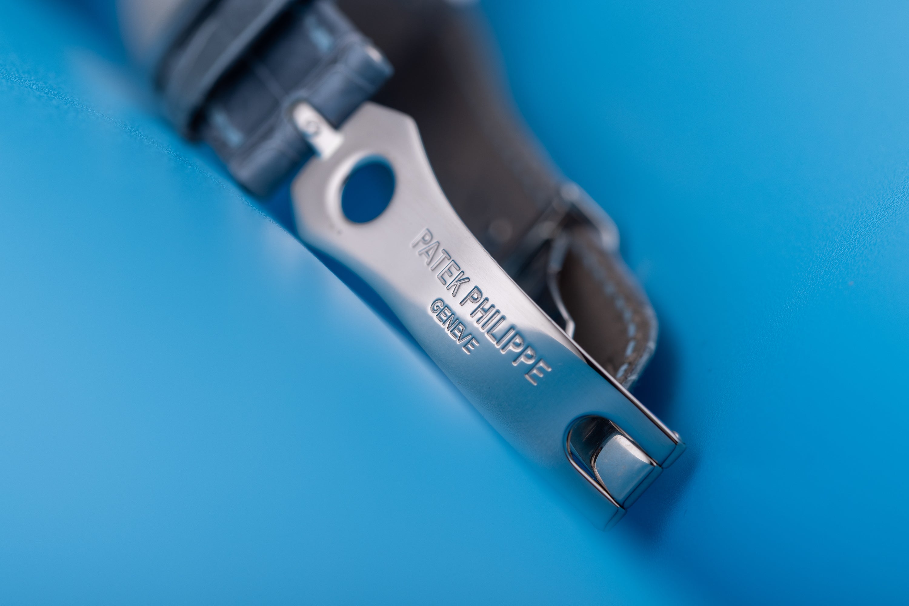 Patek Philippe Annual Calendar | REF. 5035G-039 | 18k White Gold | Box & Papers | 2004 | Silver Dial