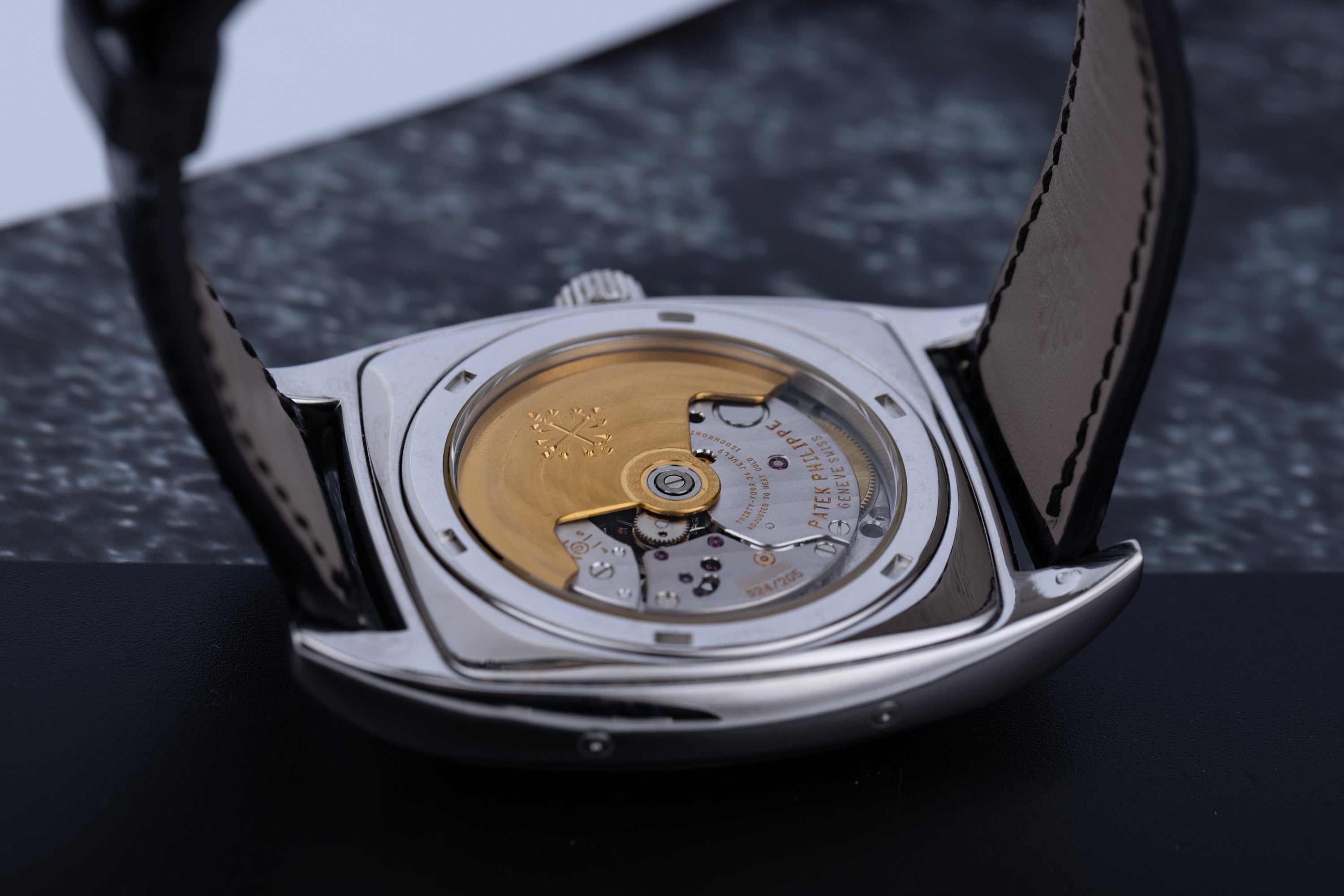 Patek Philippe Gondolo Annual Calendar | REF. 5135G | 18k White Gold | 2006 | Extract From Archives