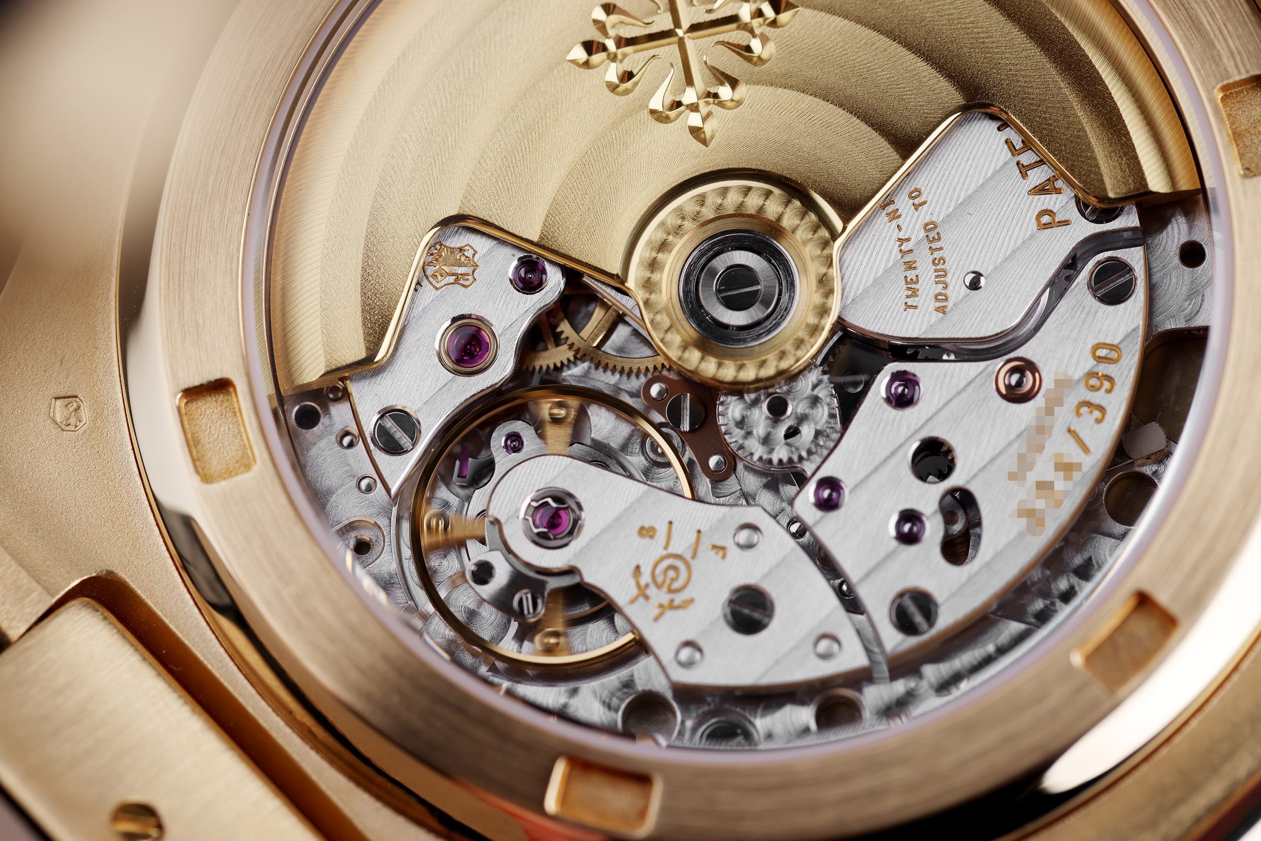 Patek_Aquanaut_Gold_04