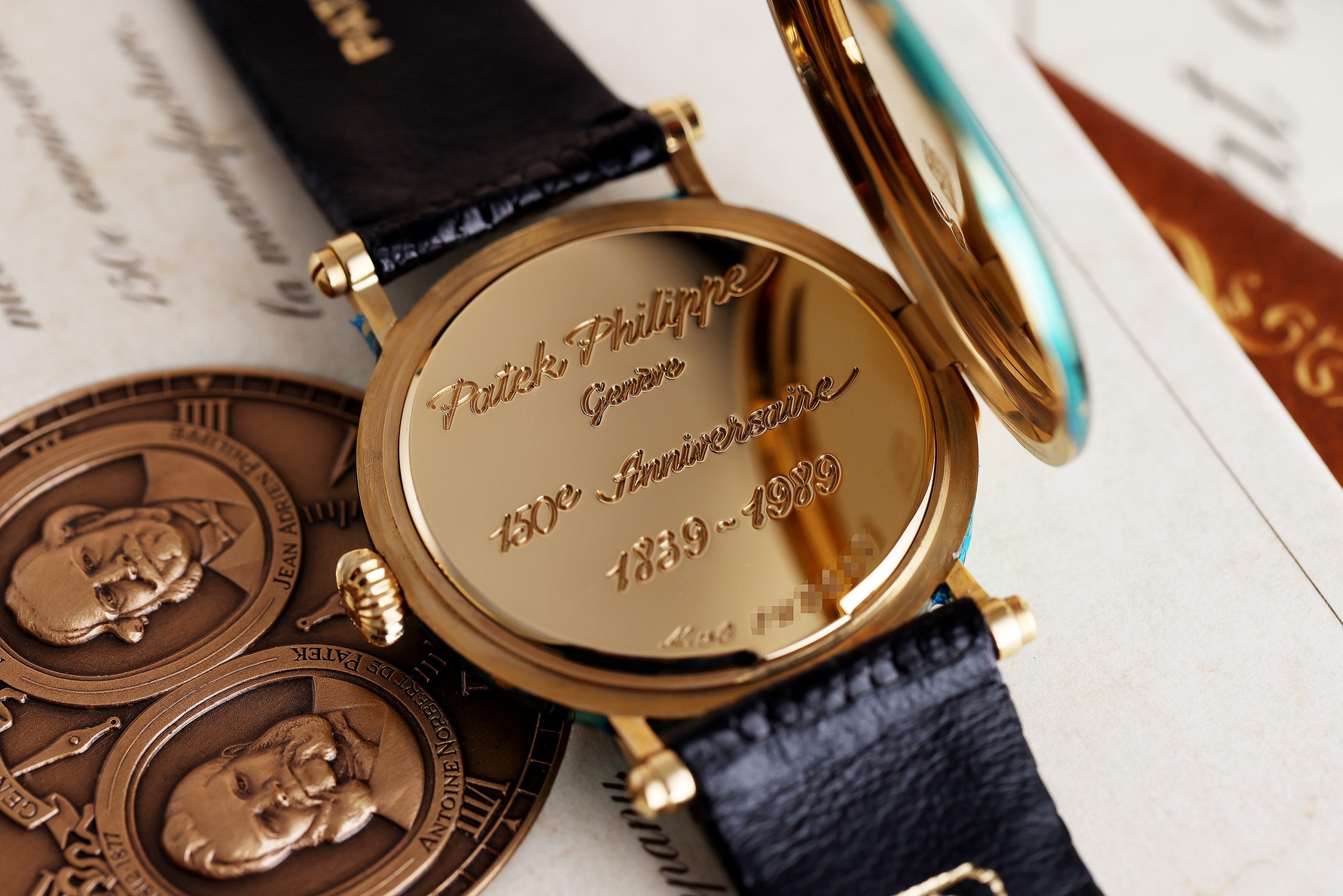 Patek_Officers_Case_07