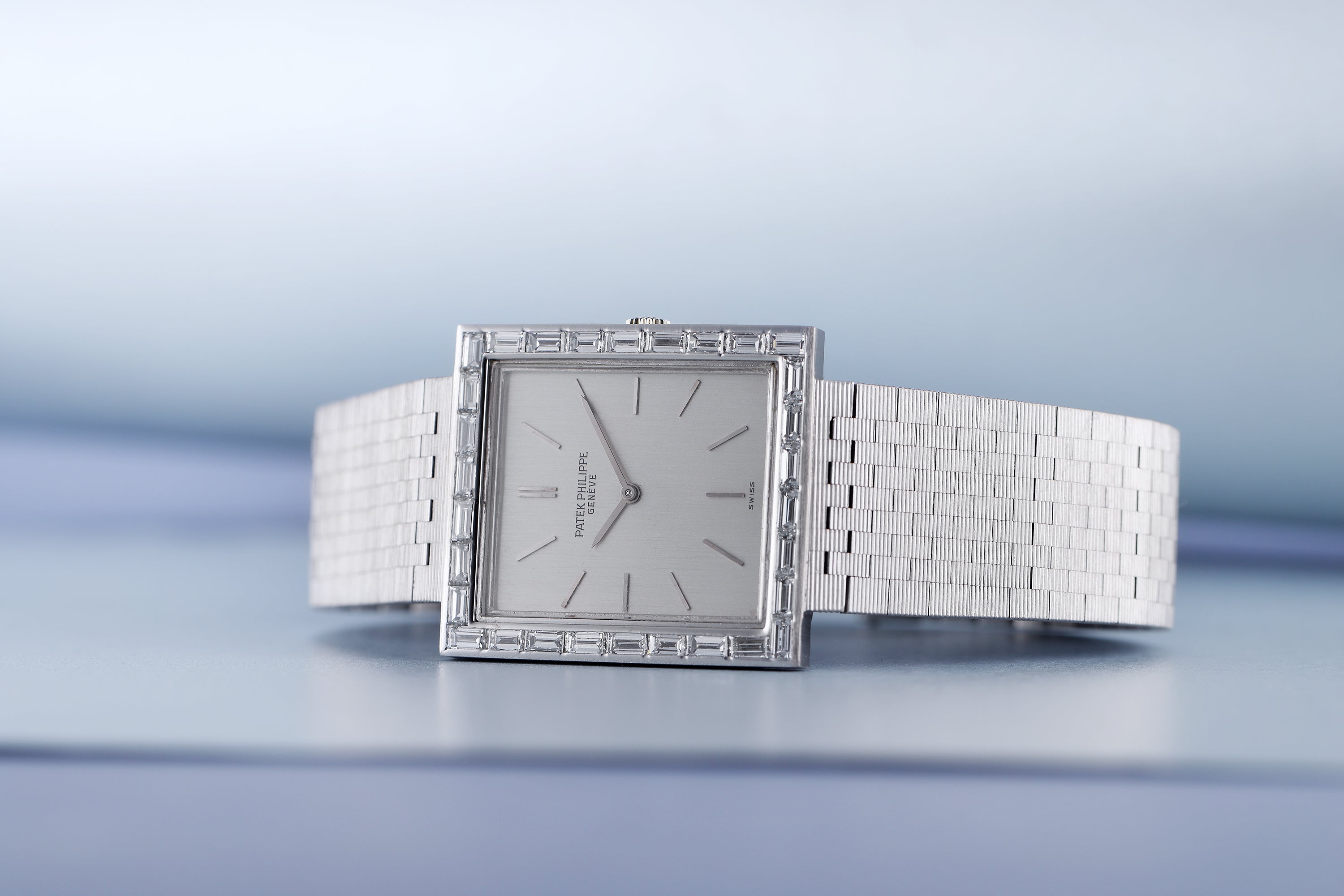 Patek Philippe Vintage Watch | REF. 3540-2 | 18k White Gold | 25.7MM | Diamond Bezel