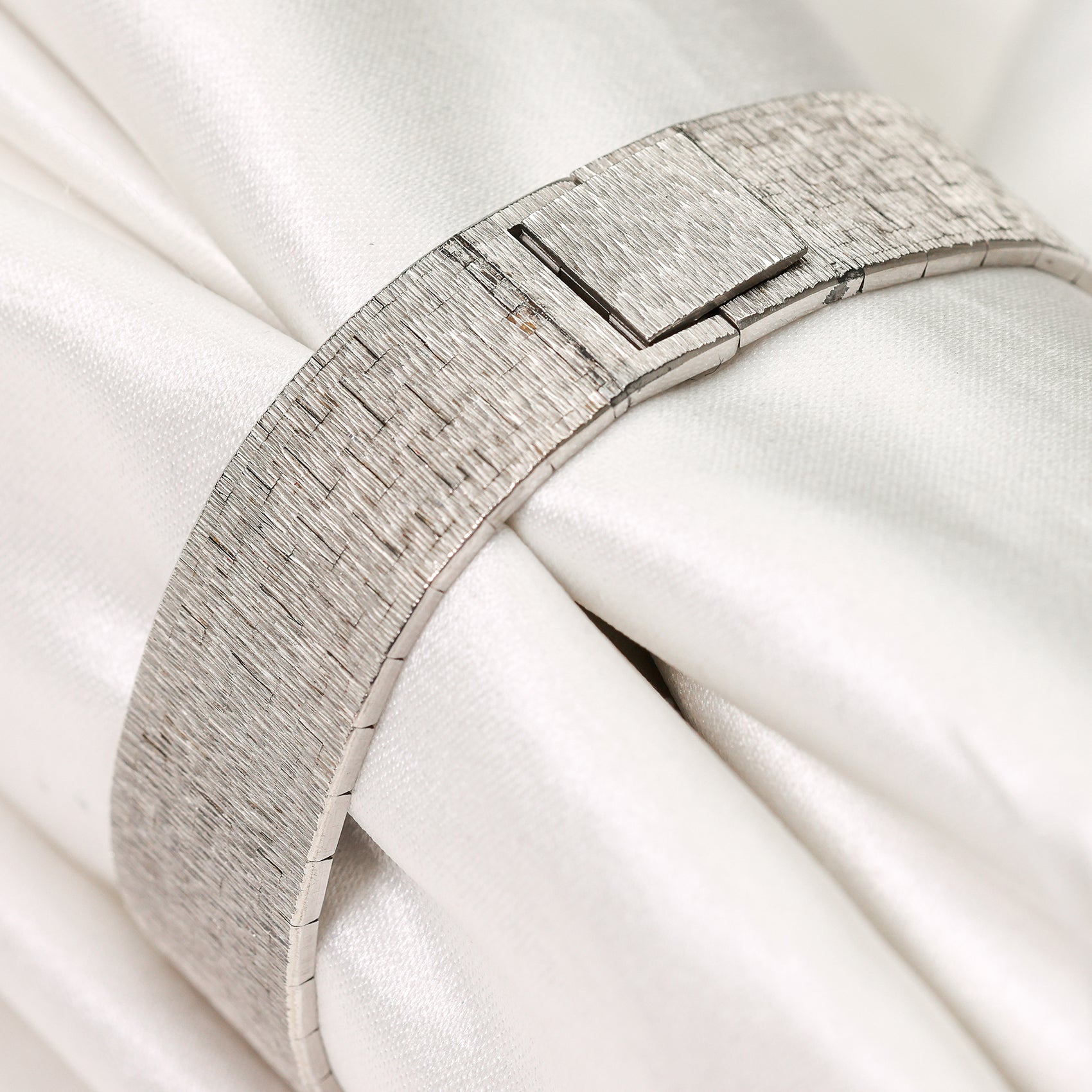 Piaget 18K White Gold Diamond Bezel Second Hand Watch Collectors 7