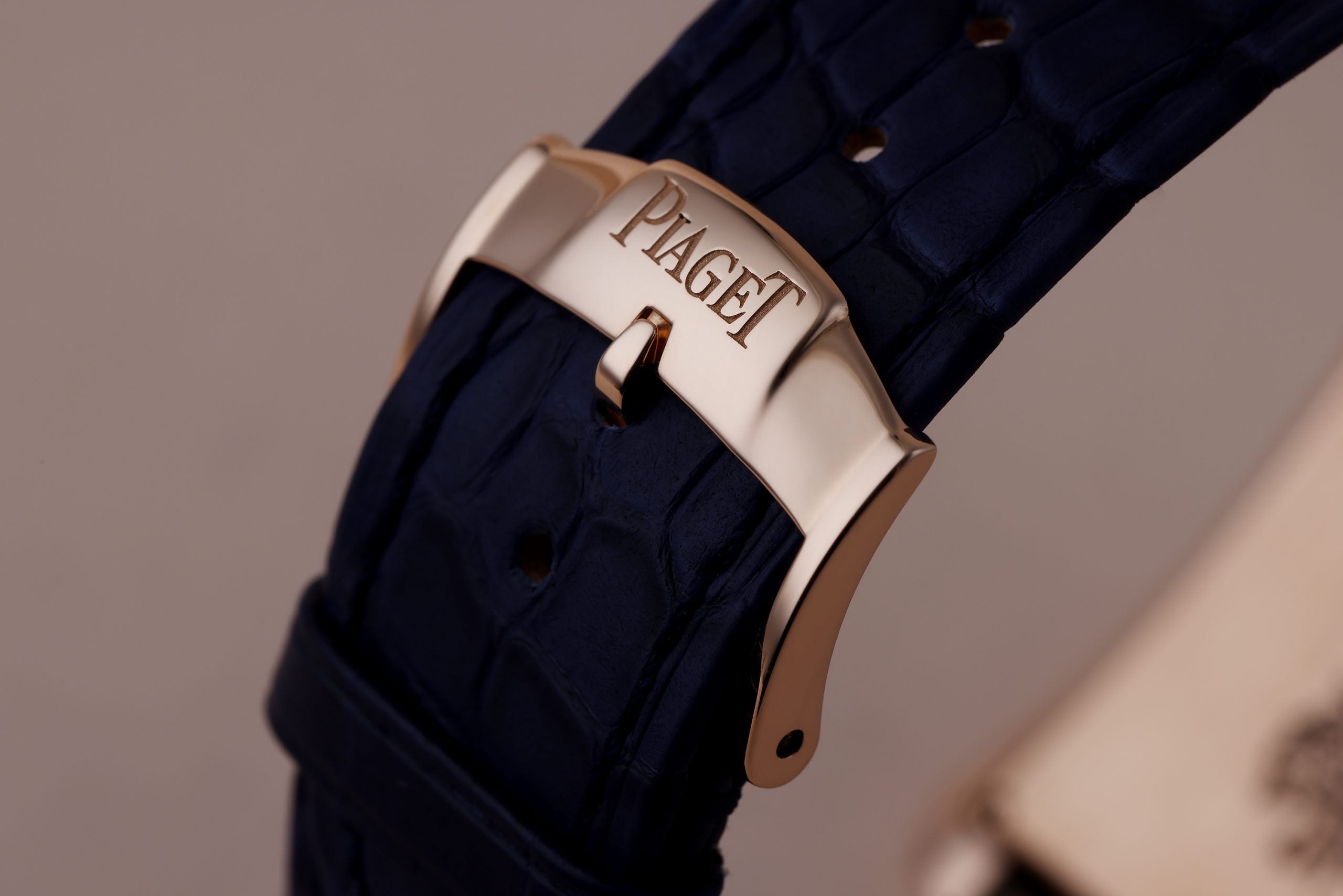 Piaget_Gold_02