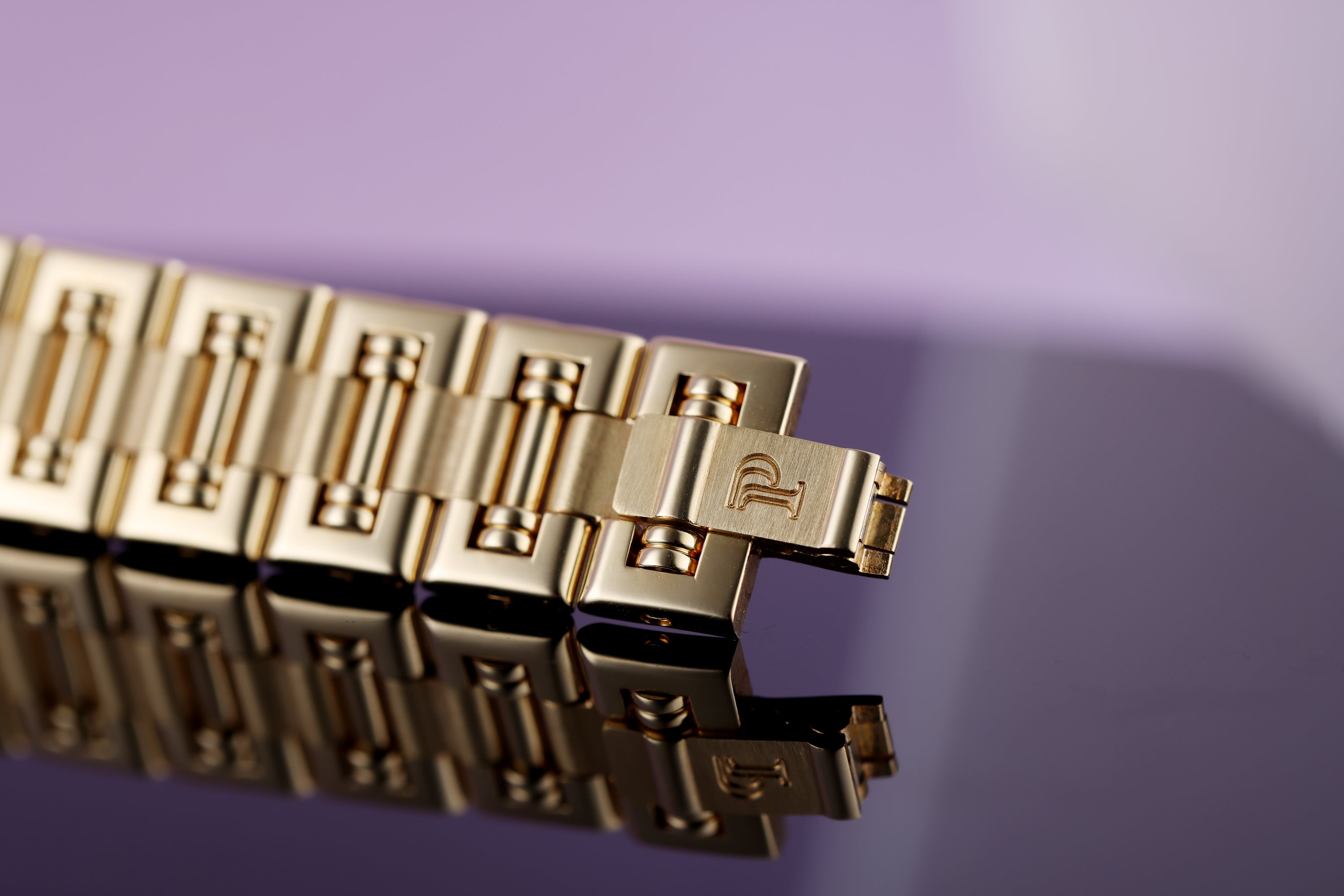 Piaget Dancer | REF. 5964 A K 81 | 18k Yellow Gold | Mother of Pearl dial, Diamond Hours & Bezel