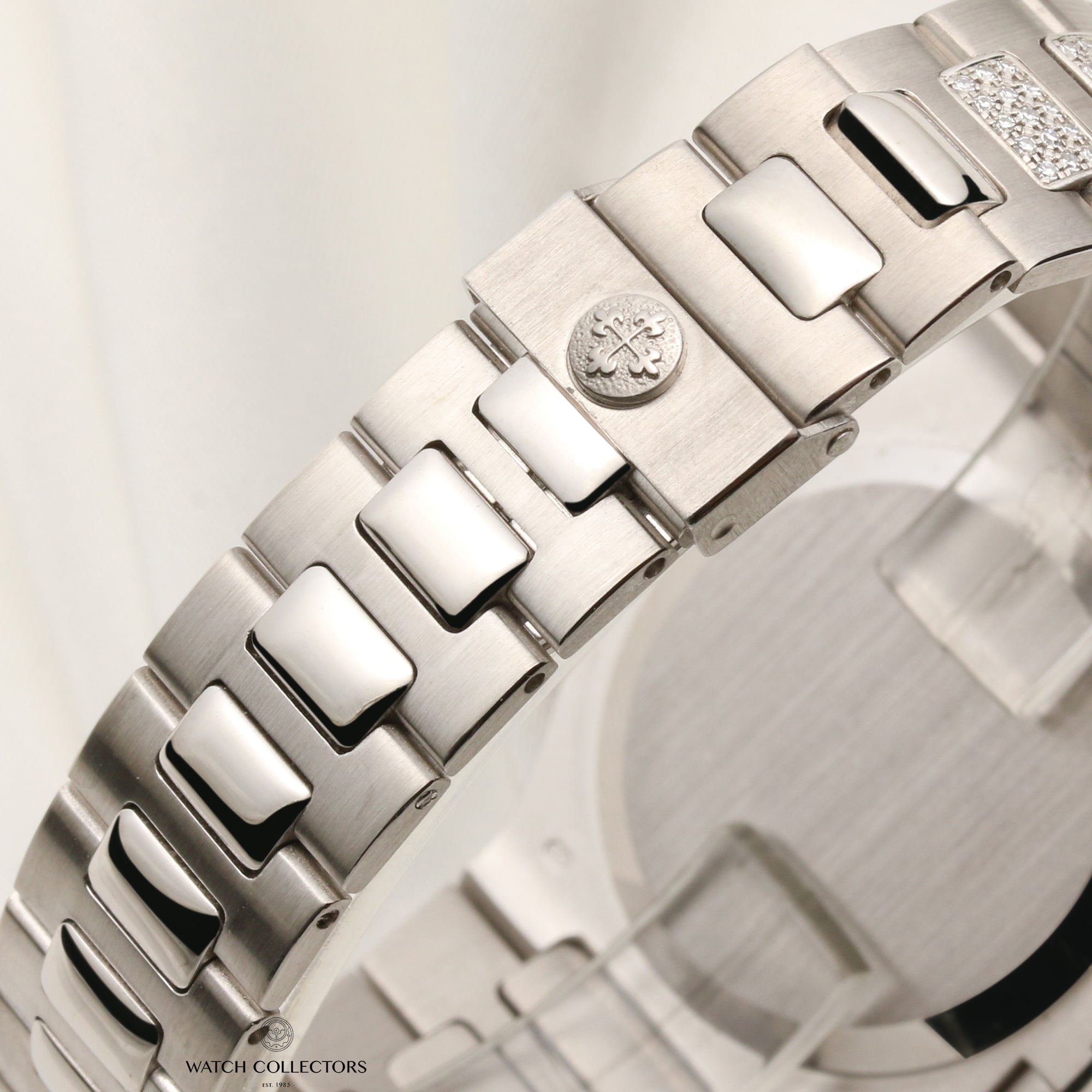 Rare Patek Philippe Nautilus 3800_105G-001 Diamond & Emerald 18K White Gold Second Hand Watch Collectors 11