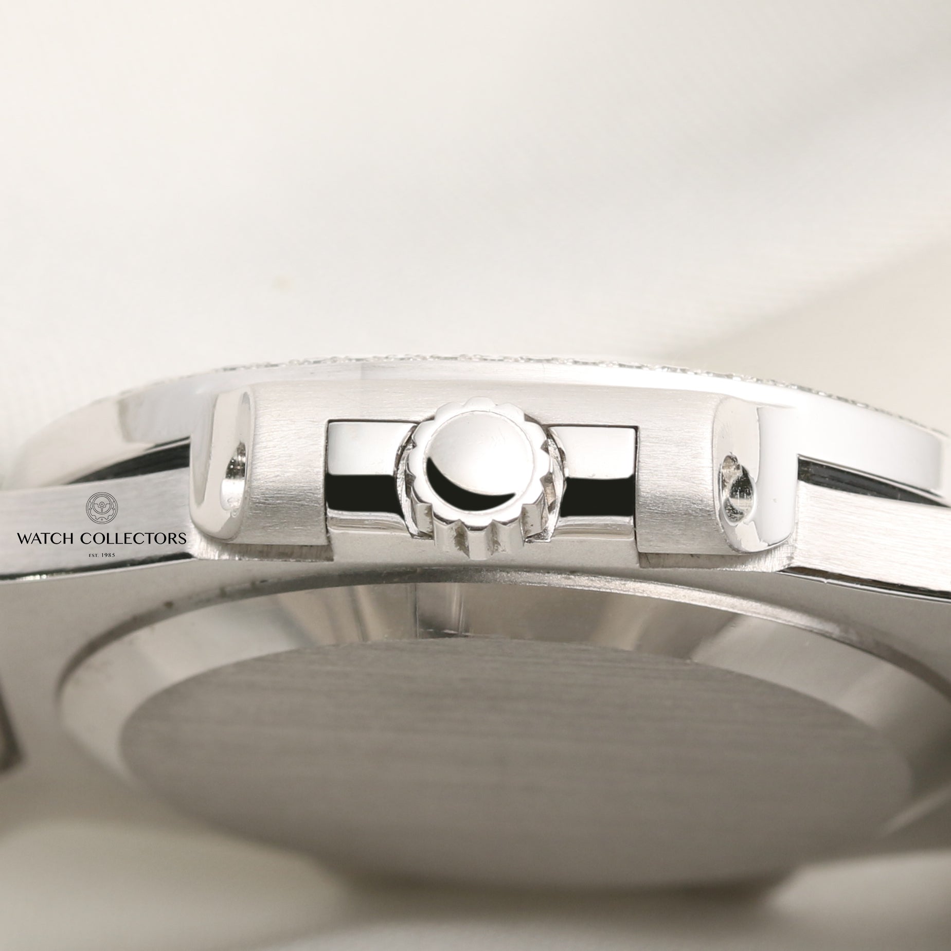 Rare Patek Philippe Nautilus 3800_105G-001 Diamond & Emerald 18K White Gold Second Hand Watch Collectors 6