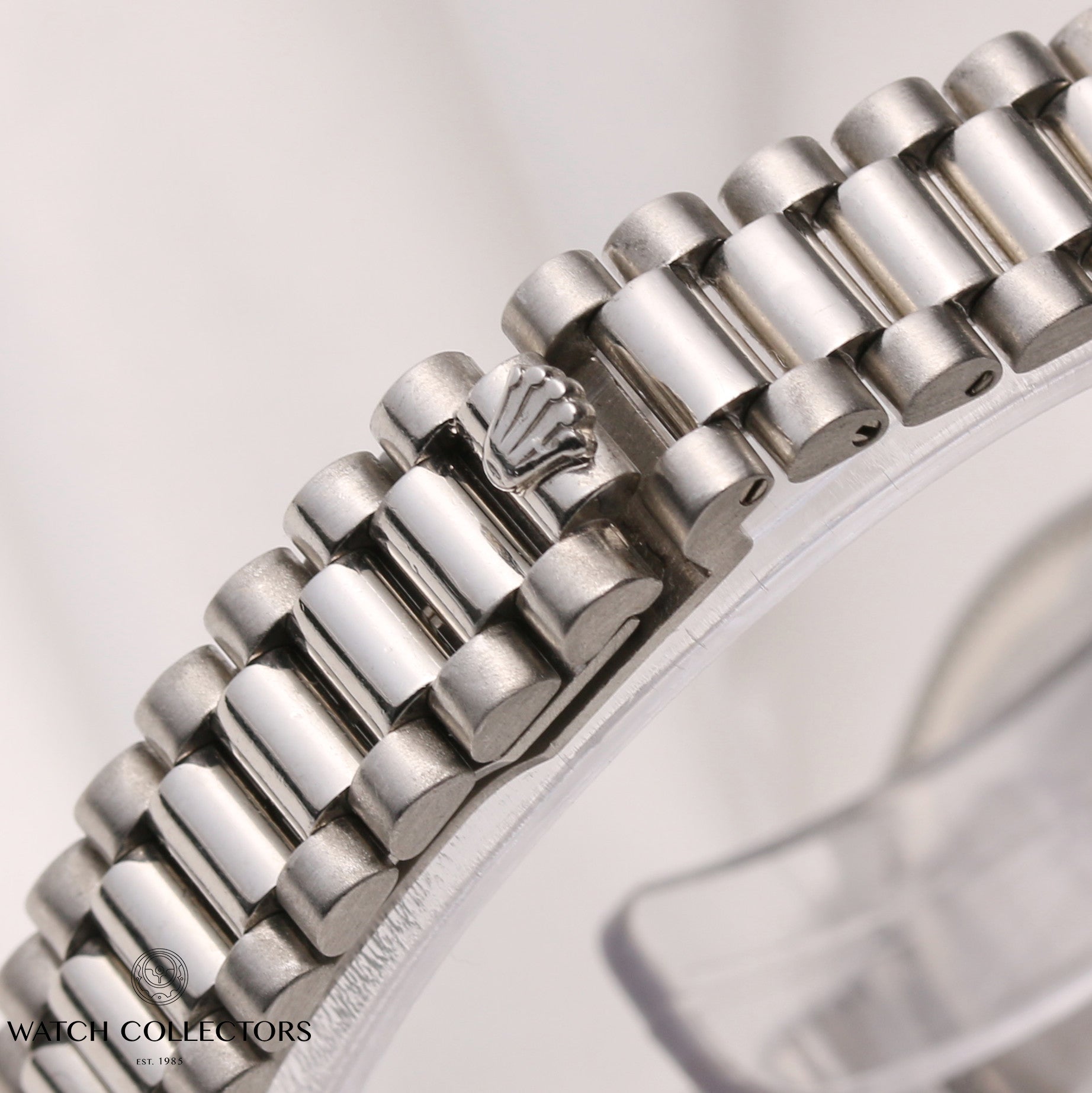 Rare-Rolex-Lady-DateJust-69126-Platinum-Blue-Degrading-Diamond-Dial-Princess-Cut-Bezel-Second-Hand-Watch-Collectors-7