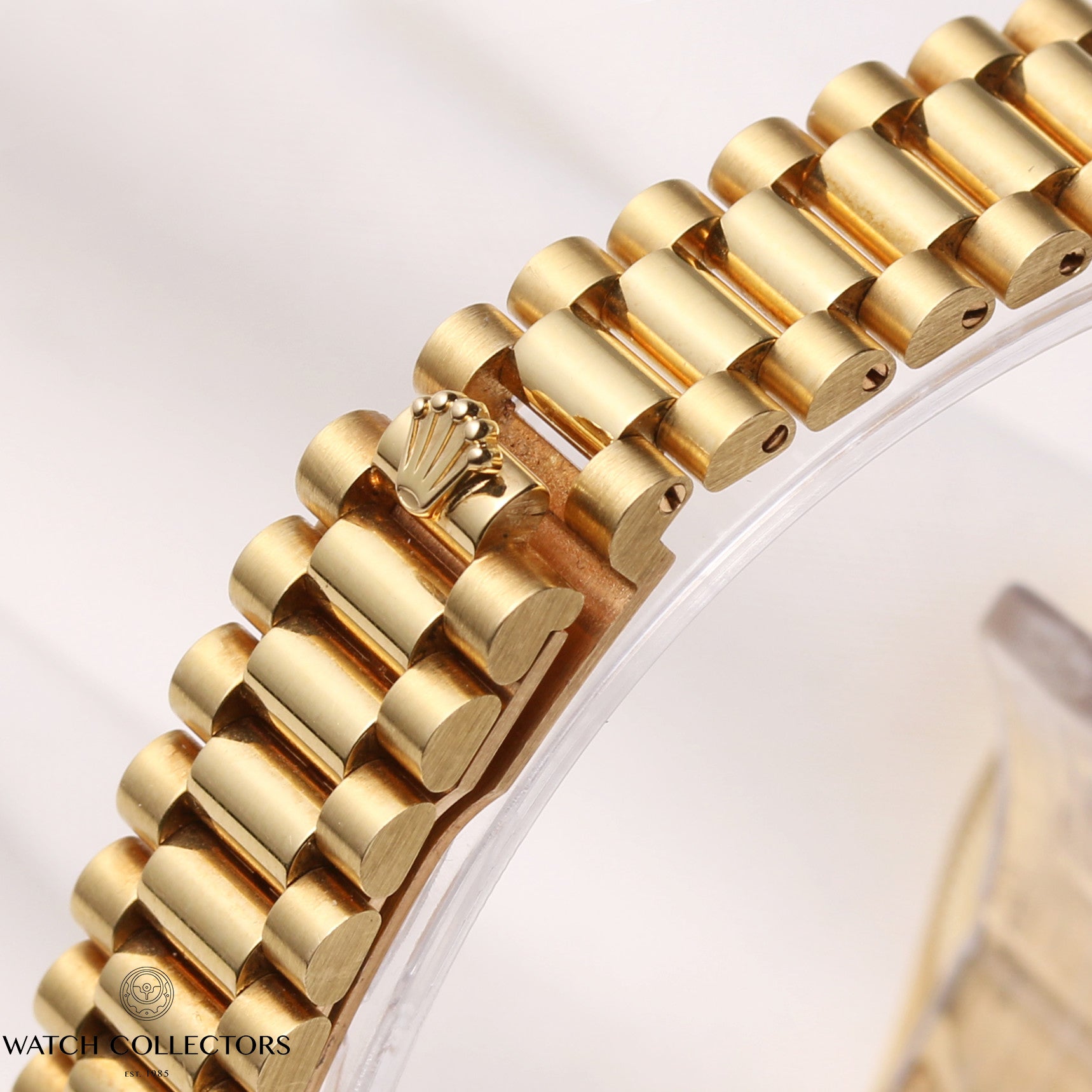 Rare-Rolex-Lady-DateJust-69158-18K-Yellow-Gold-Diamond-String-Ruby-Dial-Diamond-Bezel-Shoulders-Second-Hand-Watch-Collectors-7