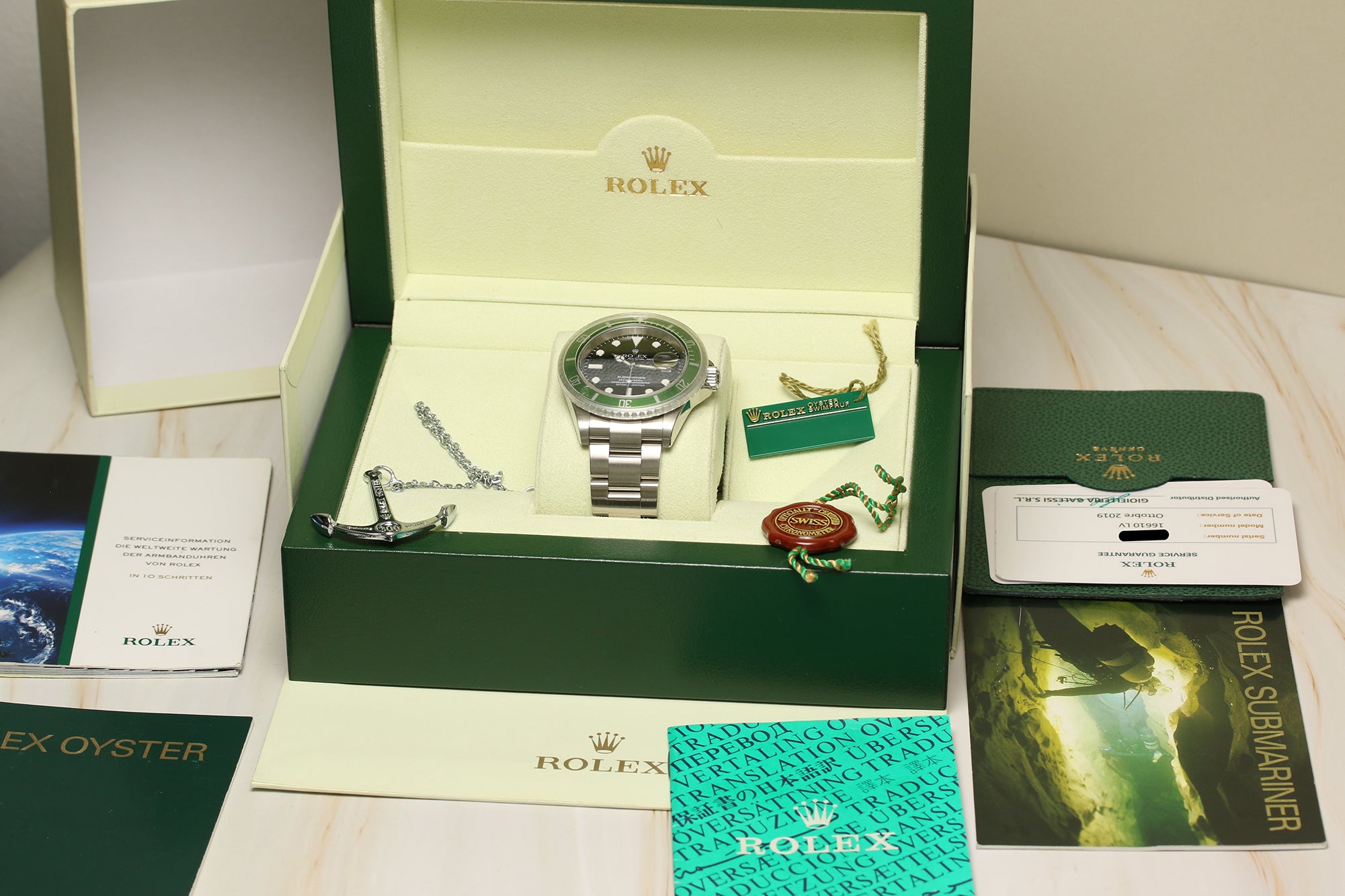 Rolex 16610LV Kermit Stainless Steel Second hand watch Collectors 8