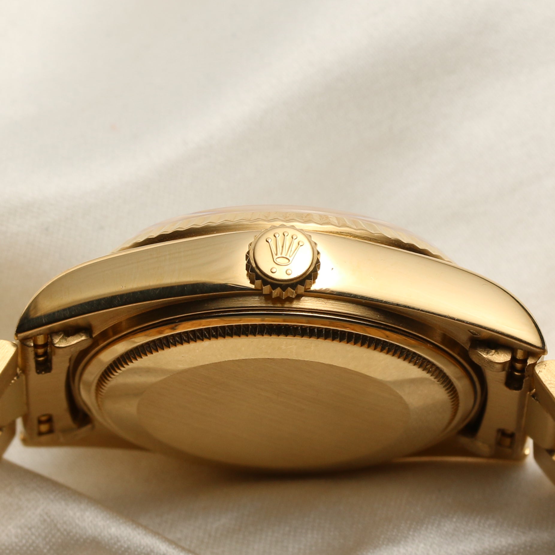 Rolex 18038 Day-Date 18K Yellow Gold White Roman Dial Second Hand Watch Collectors 6