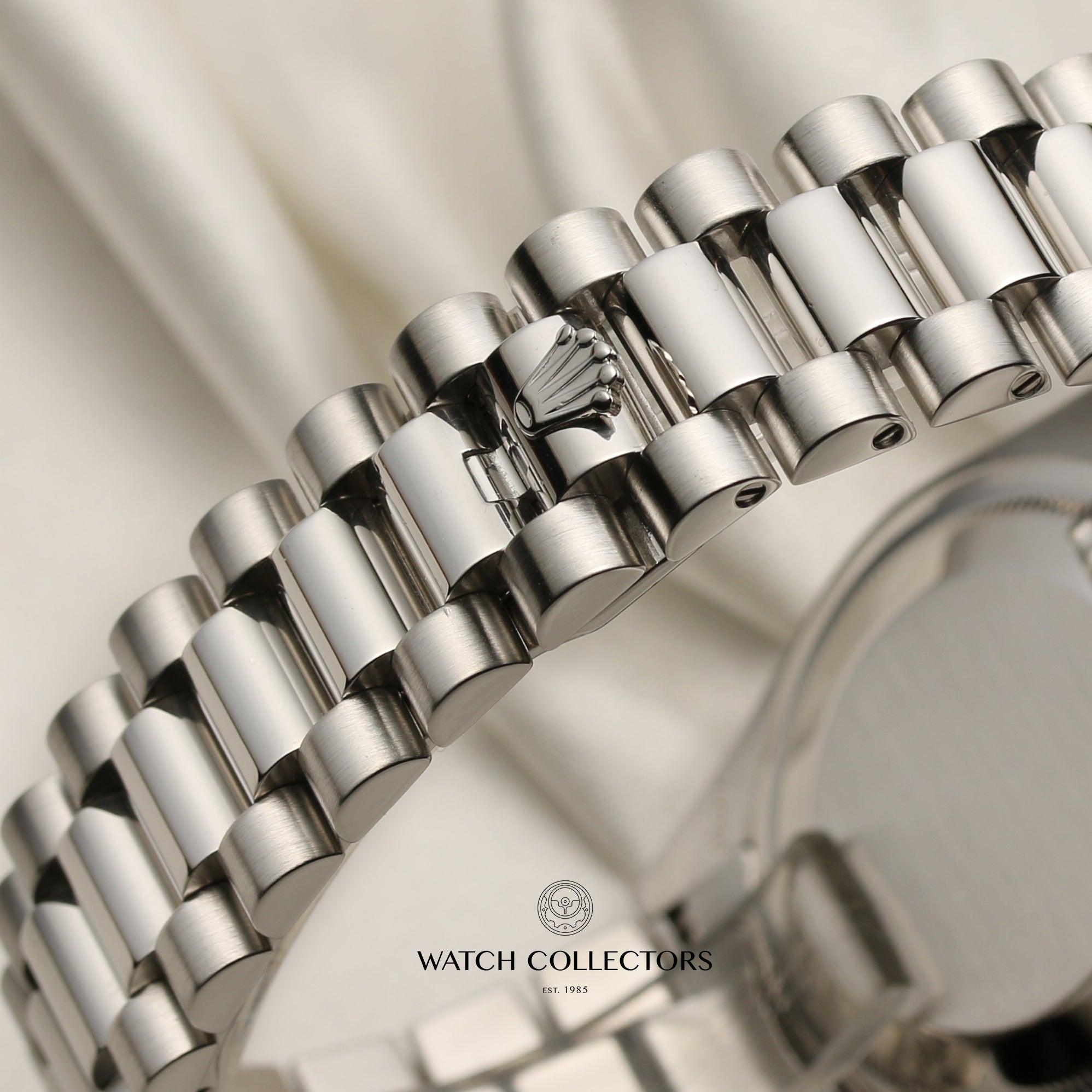 Rolex Day-Date 118206 Platinum Ice Blue Dial Diamond Second Hand Watch Collectors 8