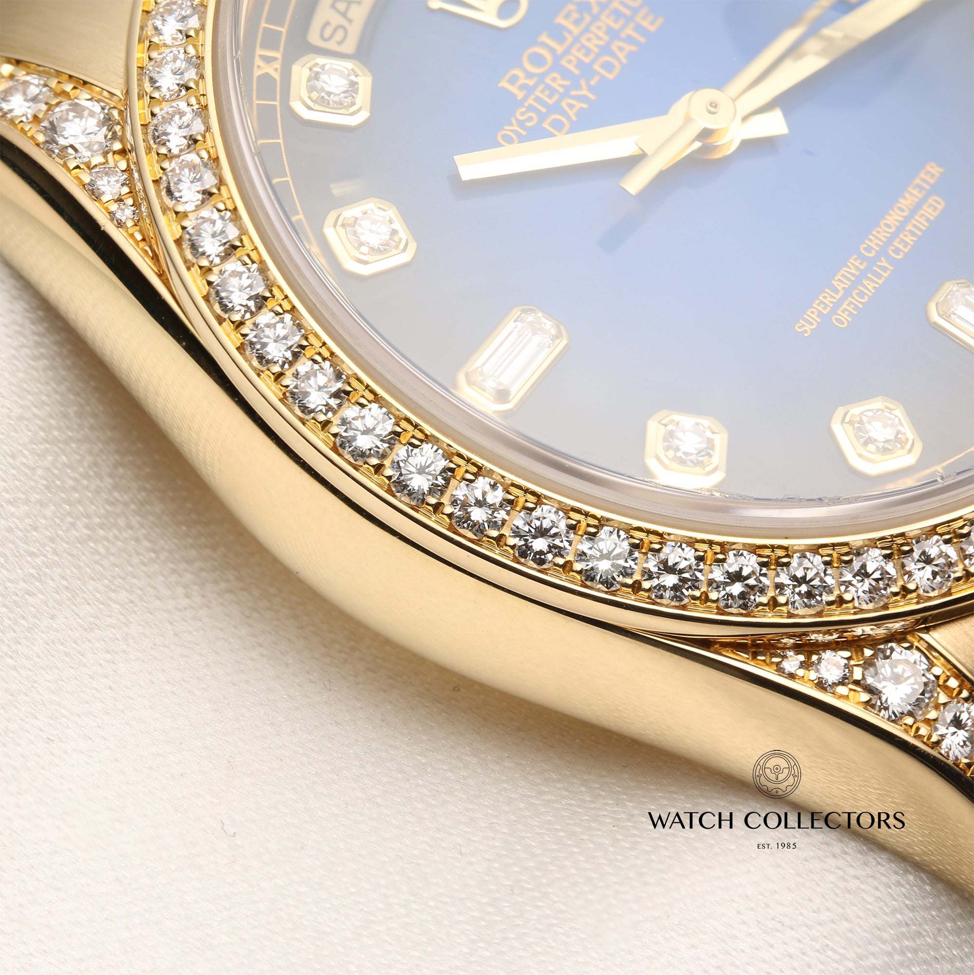 Rolex Day-Date 118338 Blue Degrade Degrading Vingette Diamond Dial 18K Yellow Gold Second Hand Watch Collectors 6