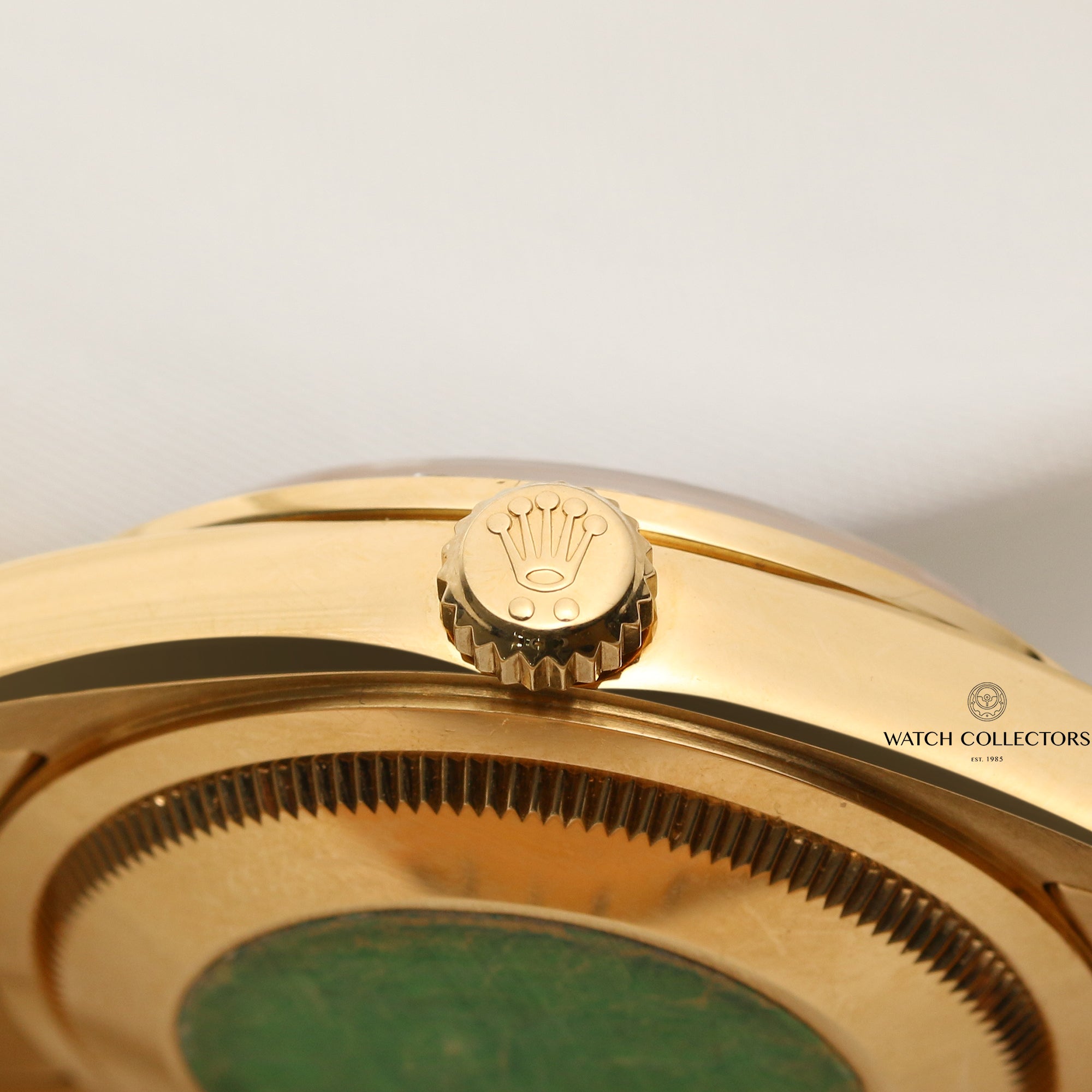 Rolex Day-Date 118348 Lapis Lazuli Diamond 18K Yellow Gold Second Hand Watch Collectors 3