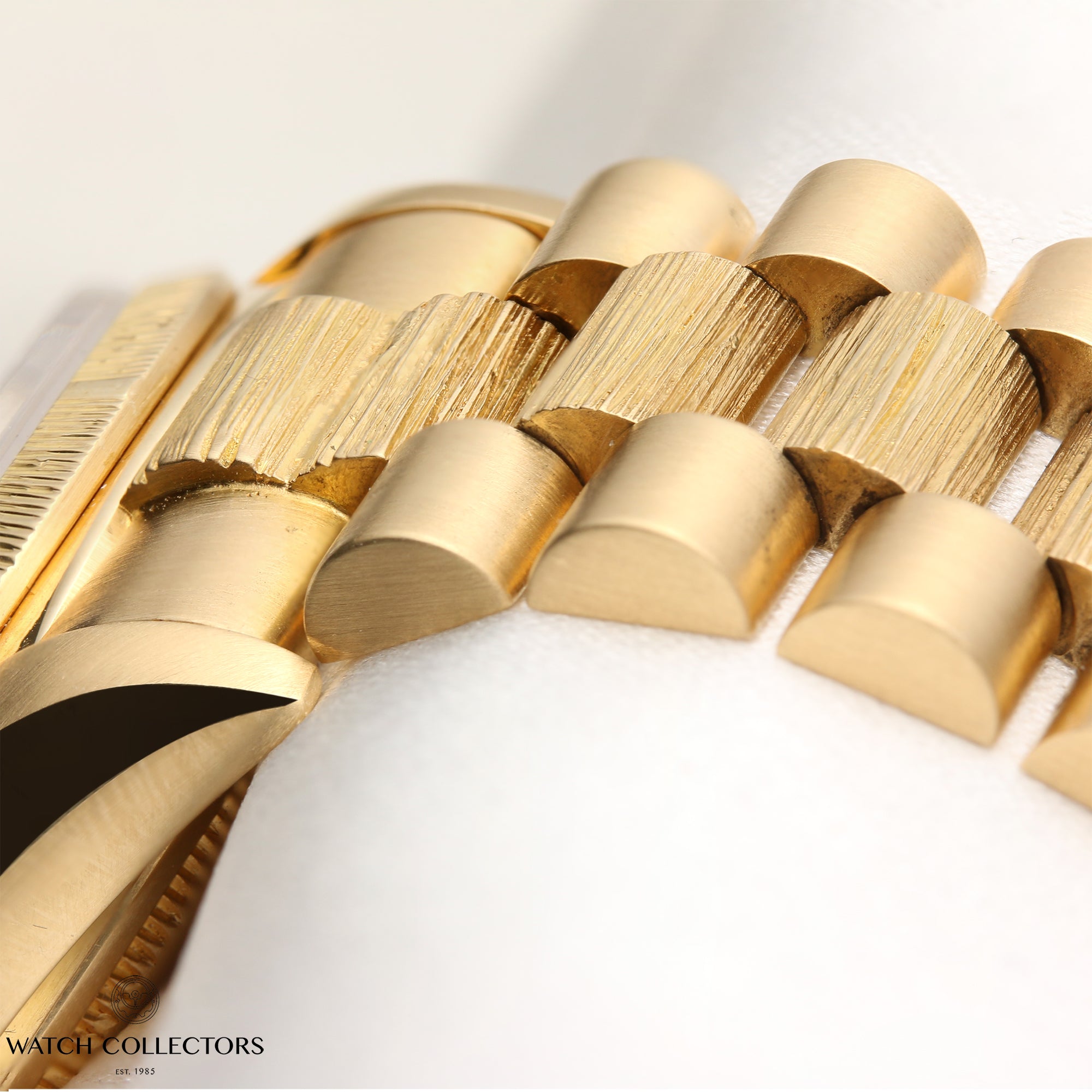 Rolex Day-Date 18078 18K Yellow Gold Blue Diamond Degrading Dial Bark Finish Second Hand Watch Collectors 8