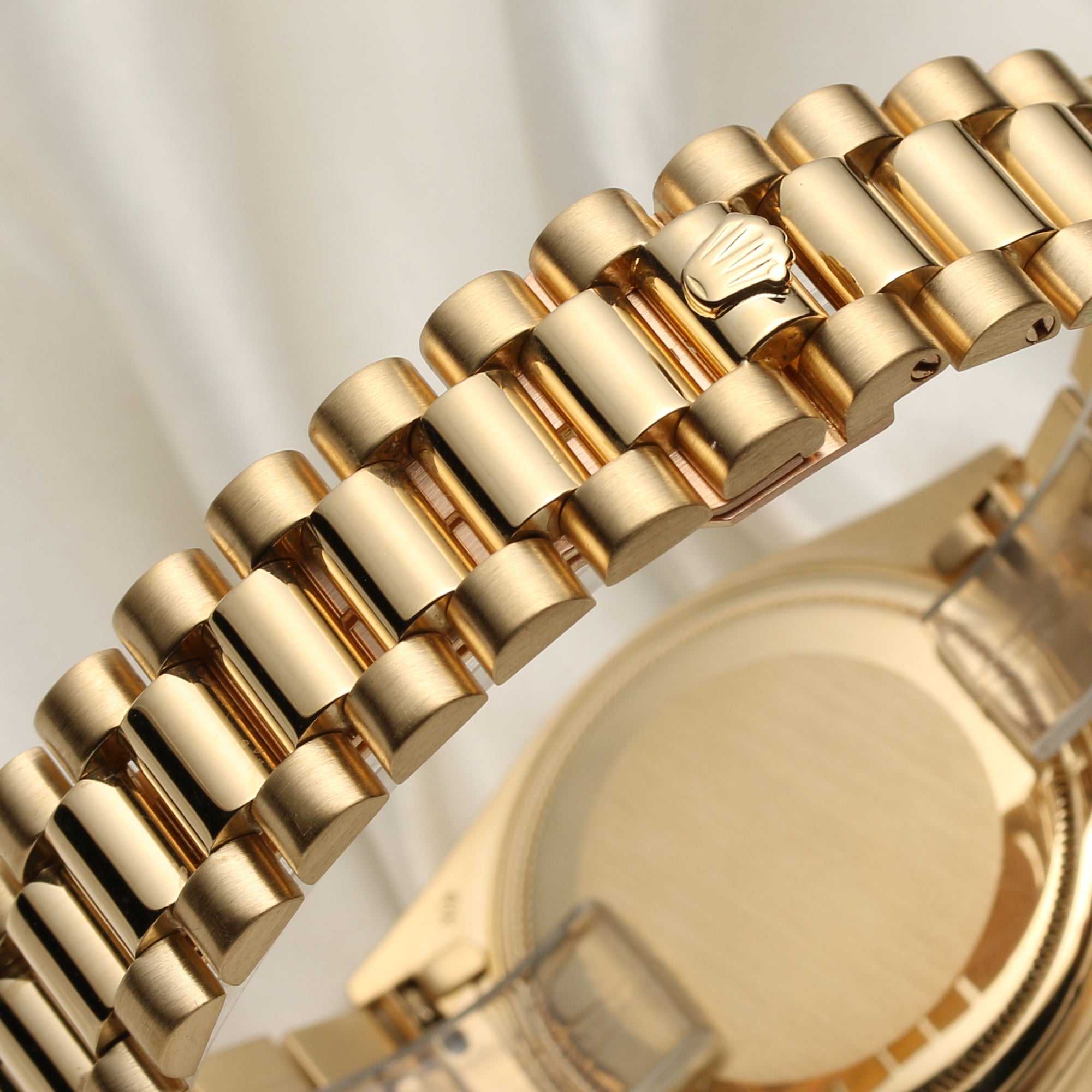 Rolex Day-Date 18K Yellow Gold White Roman Dial Second Hand Watch Collectors 8