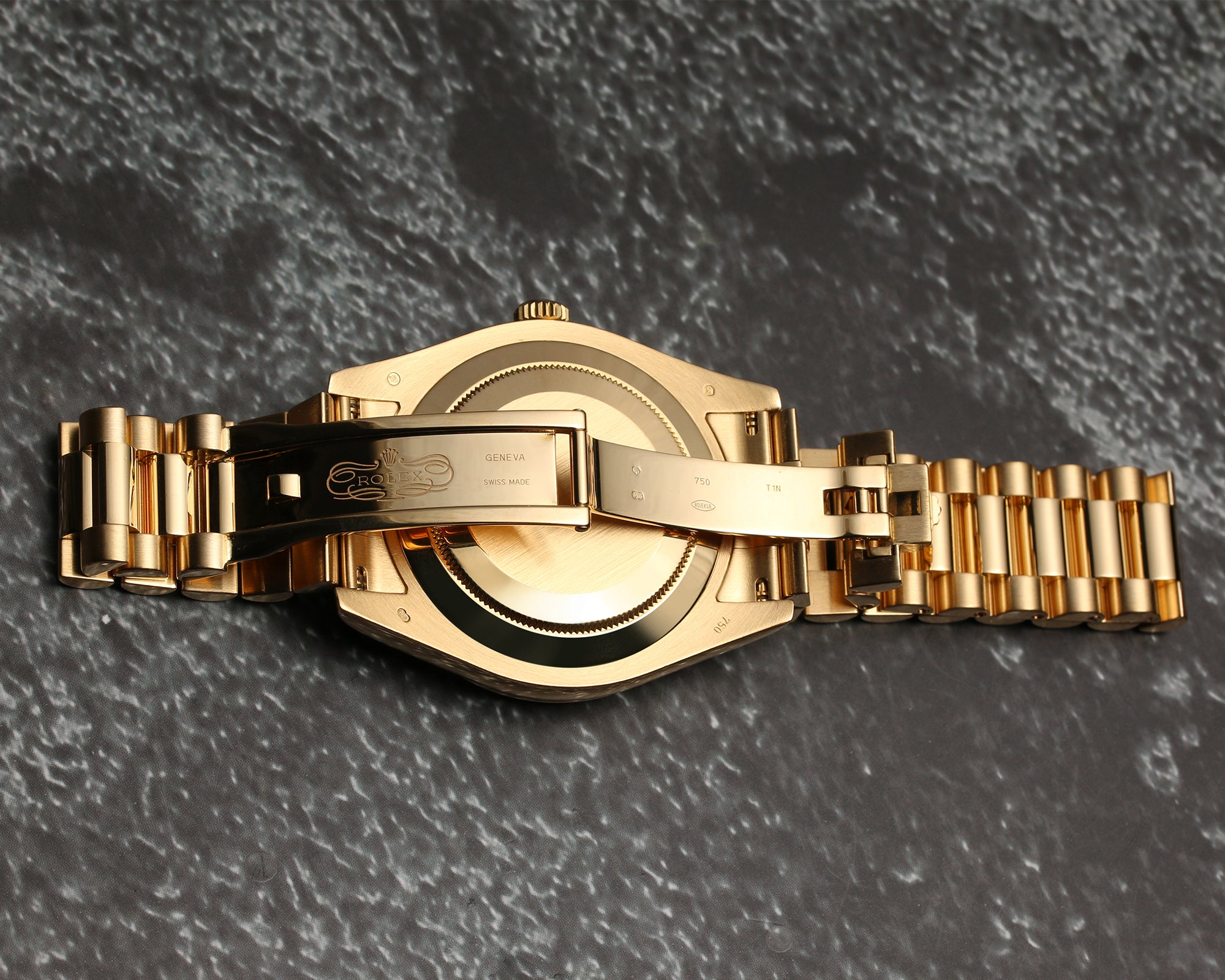 Rolex Day-Date 218238 Champagne Ruby & Diamond Dial Second hand Watch Collectors 6