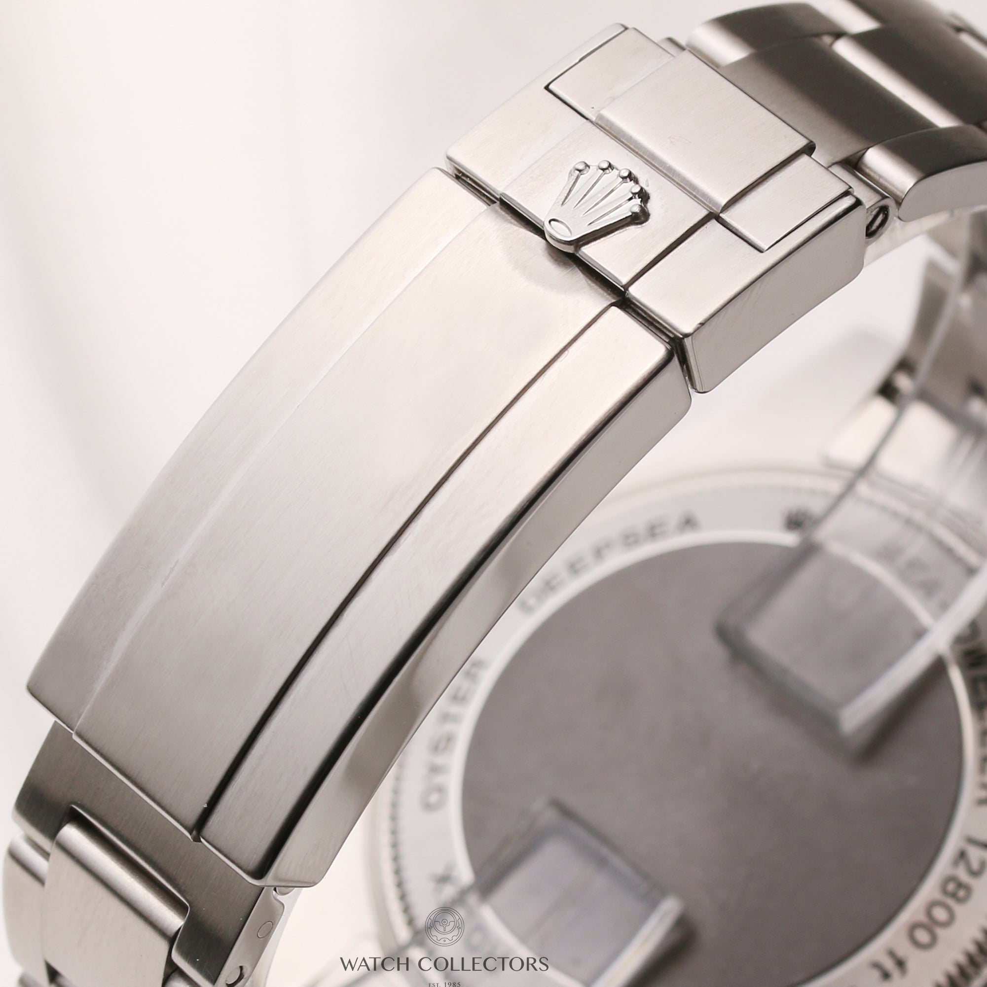 Rolex-DeepSea-Sea-Dweller-116660-Stainless-Steel-Second-Hand-Watch-Collectors-6